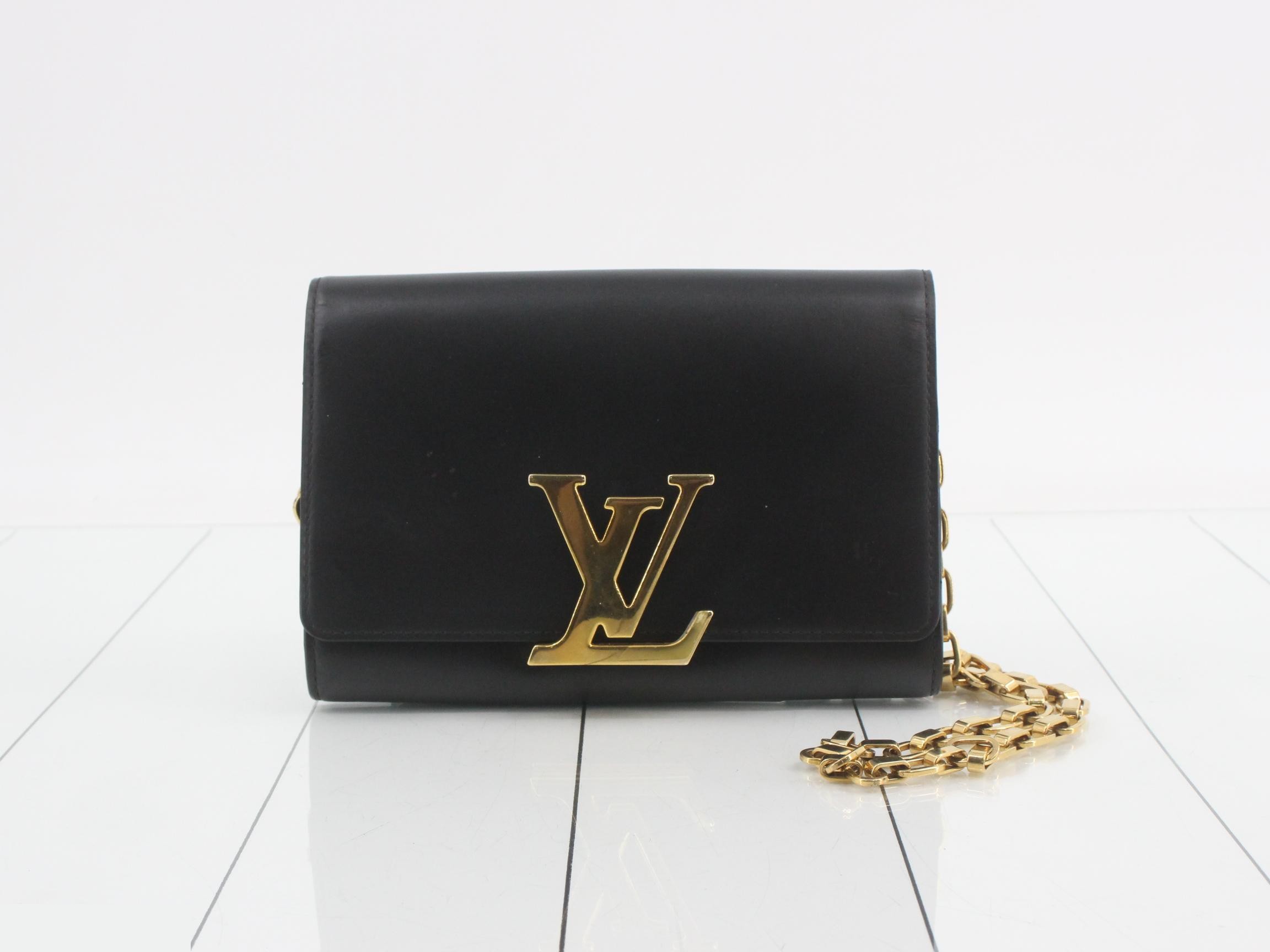 Pochette Louise MM Noir Shoulder Bag