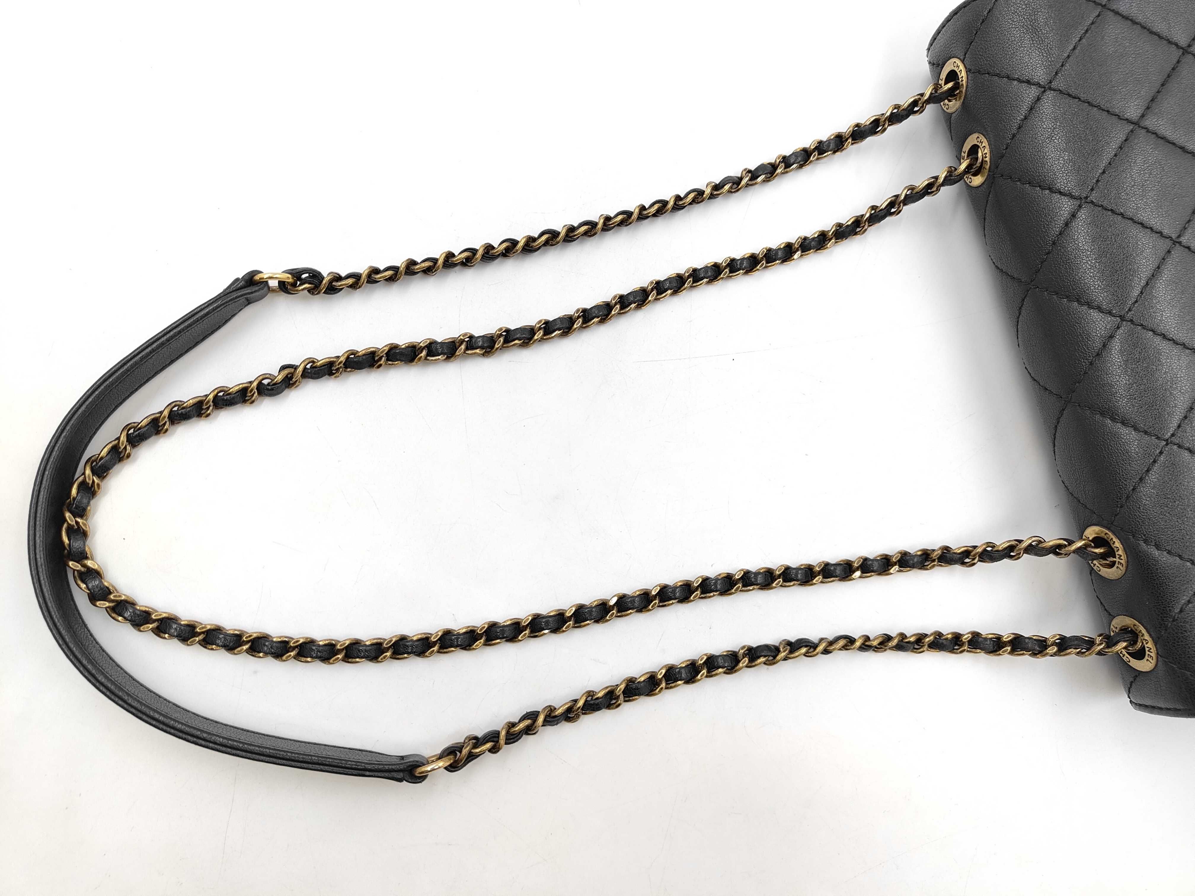Beauty Lock Chain Shoulder Bag — view 6