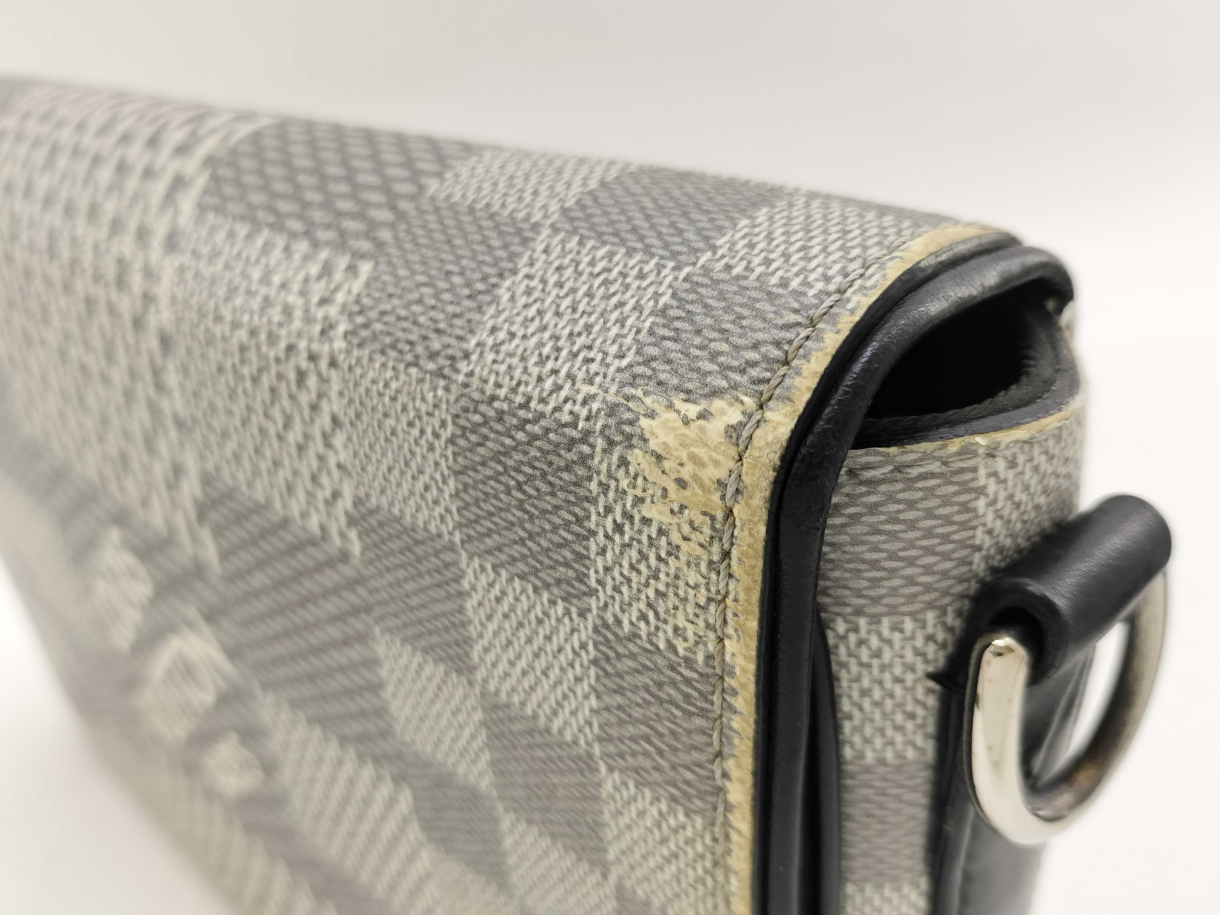 Damier Graphite 3D Studio Messenger Bag N50014 (RFID detected) — view 9
