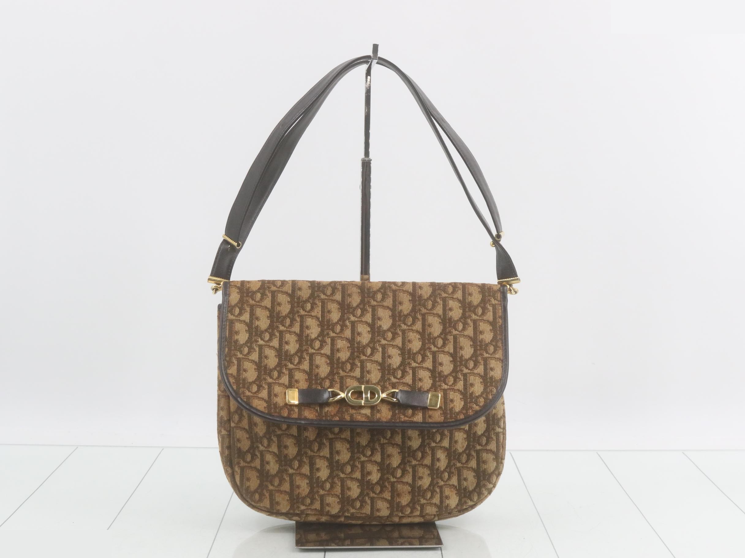 Trotter Shoulder Bag