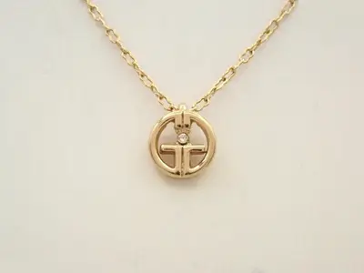 Other line: Precious metal necklaces and pendants, neck circumference approximately 42 cm.