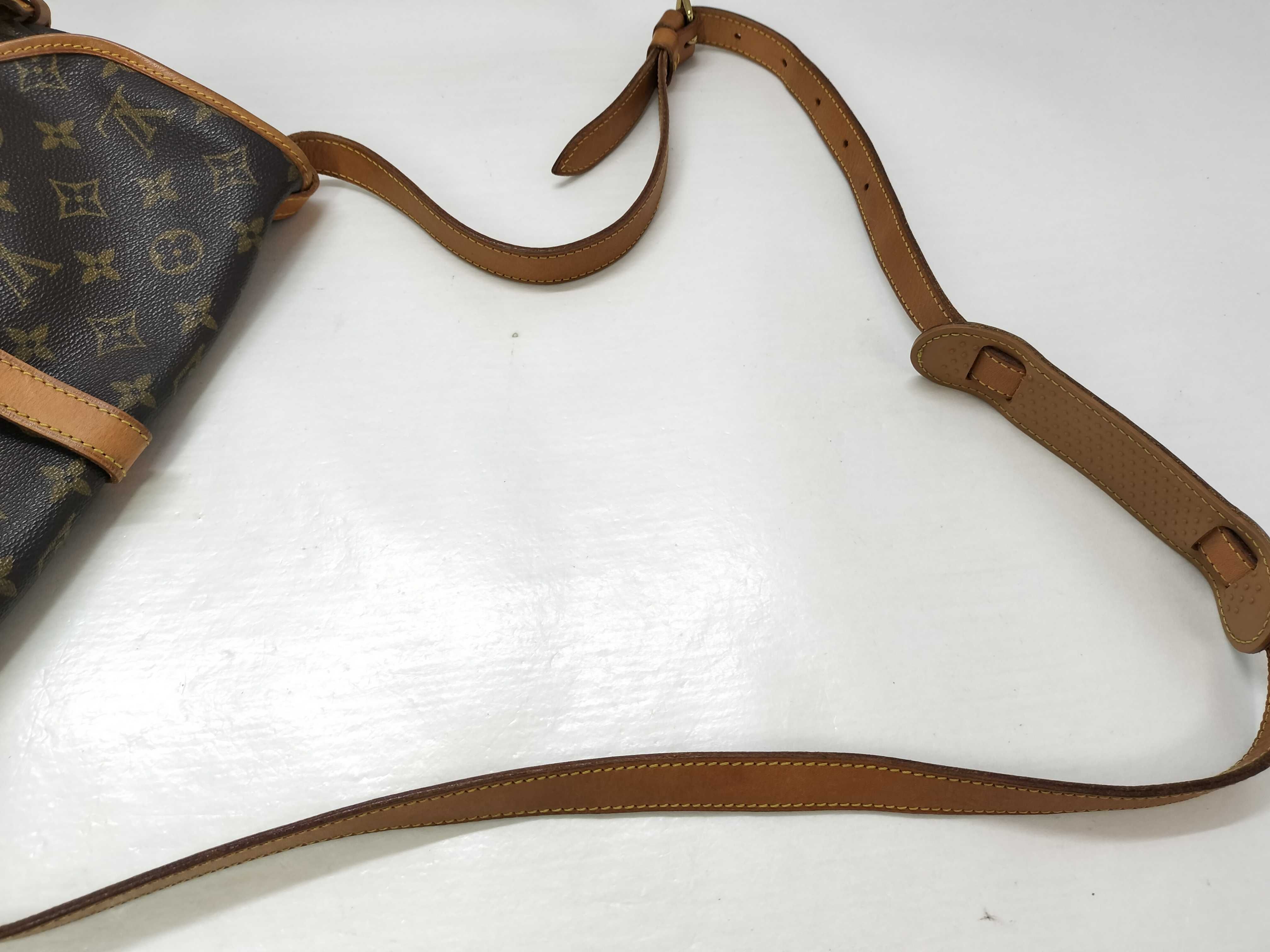 Monogram Saumur 30 M42256 AR0953 Shoulder Bag — view 3