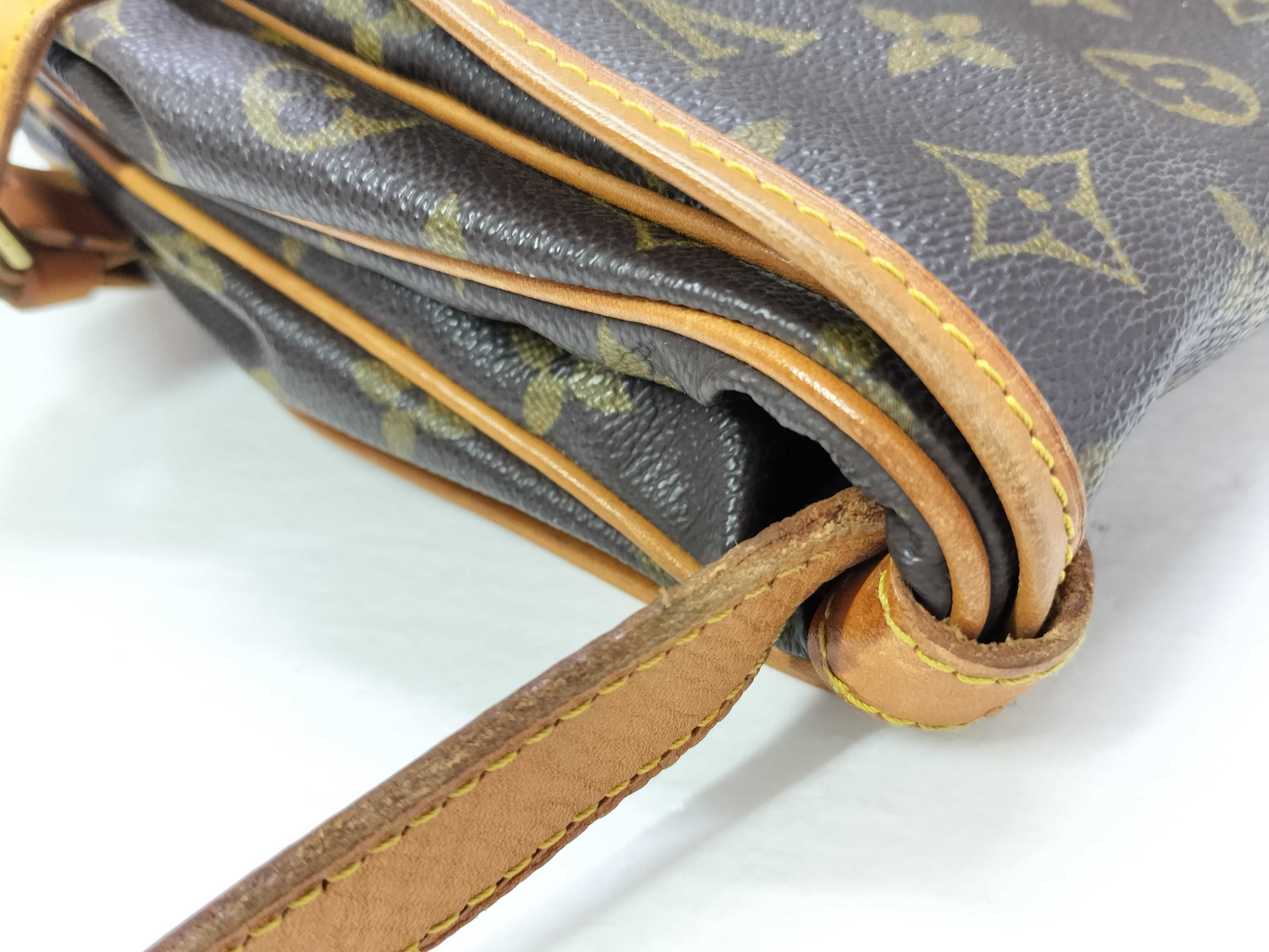 Monogram Saumur 30 M42256 AR0953 Shoulder Bag — view 5