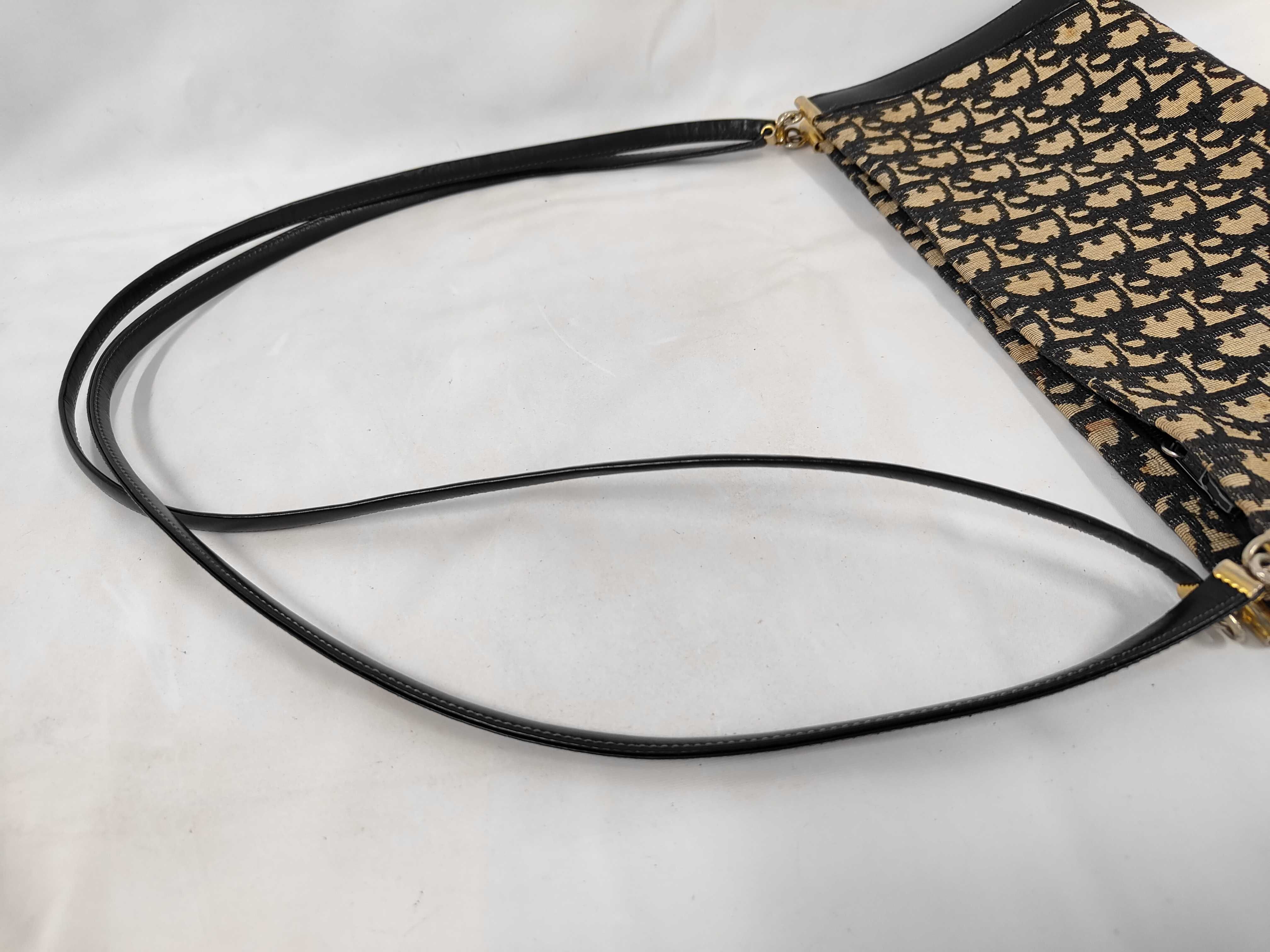 Trotter Shoulder Bag Canvas Beige x Black Shoulder Bag — view 5