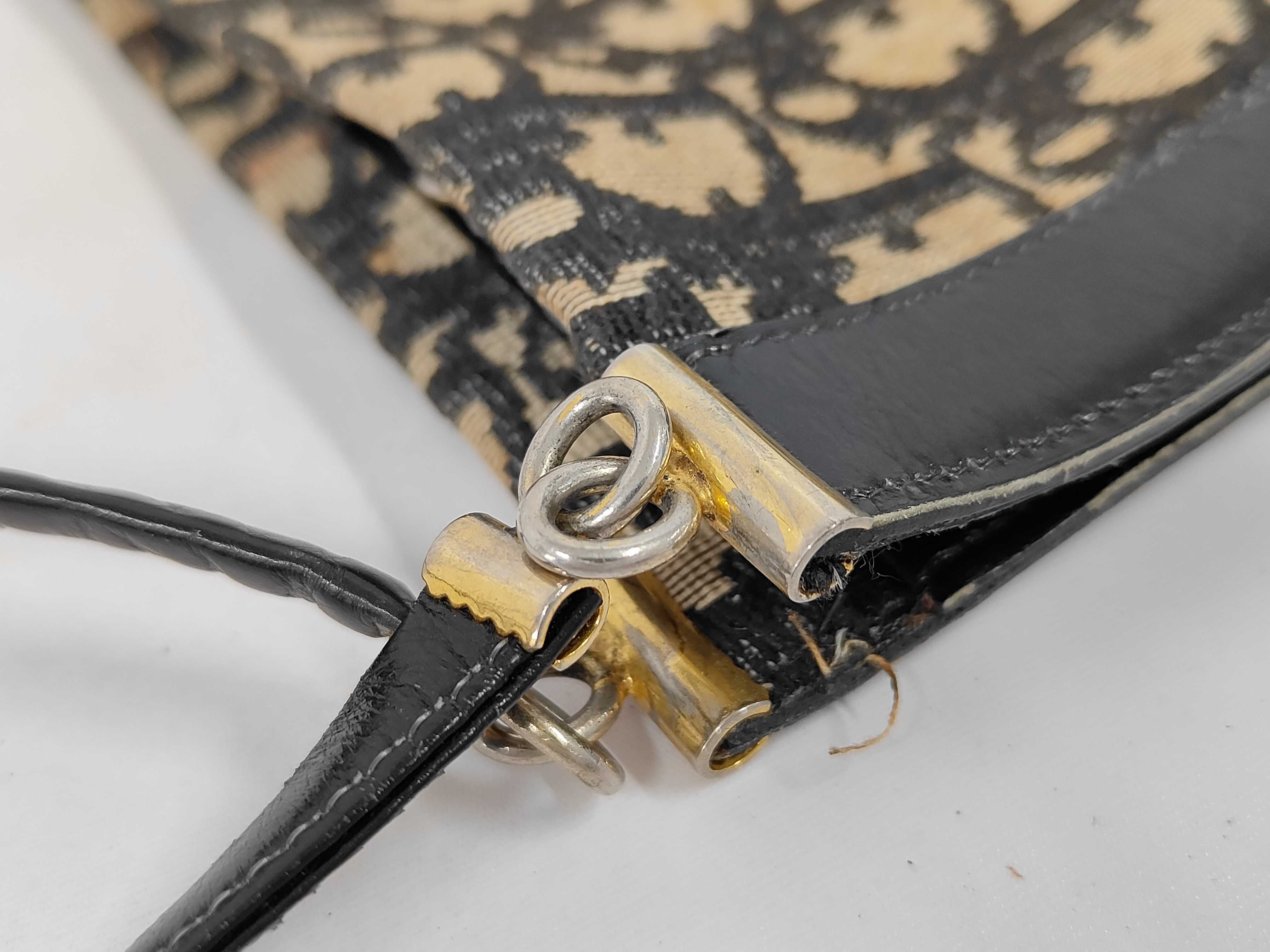 Trotter Shoulder Bag Canvas Beige x Black Shoulder Bag — view 6