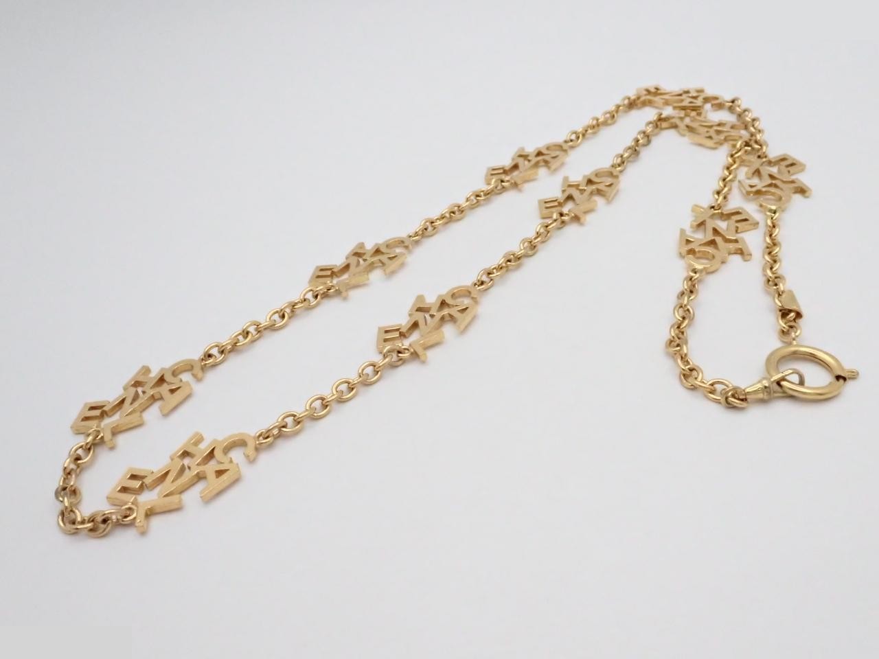 Logo necklace with engraved plate, gold, chain approximately 86cm. — view 3