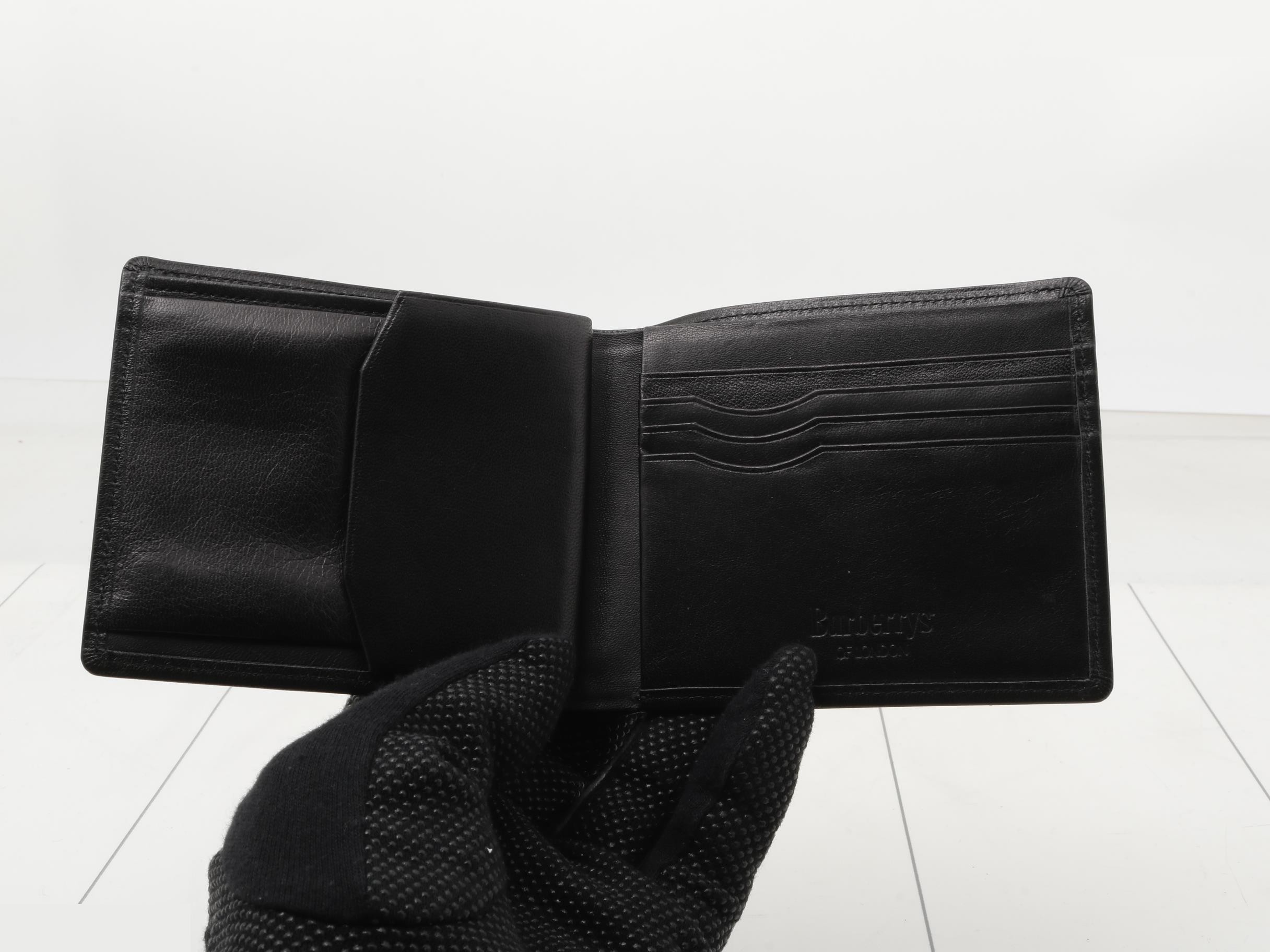 Other lines: Bags and Wallets — view 4