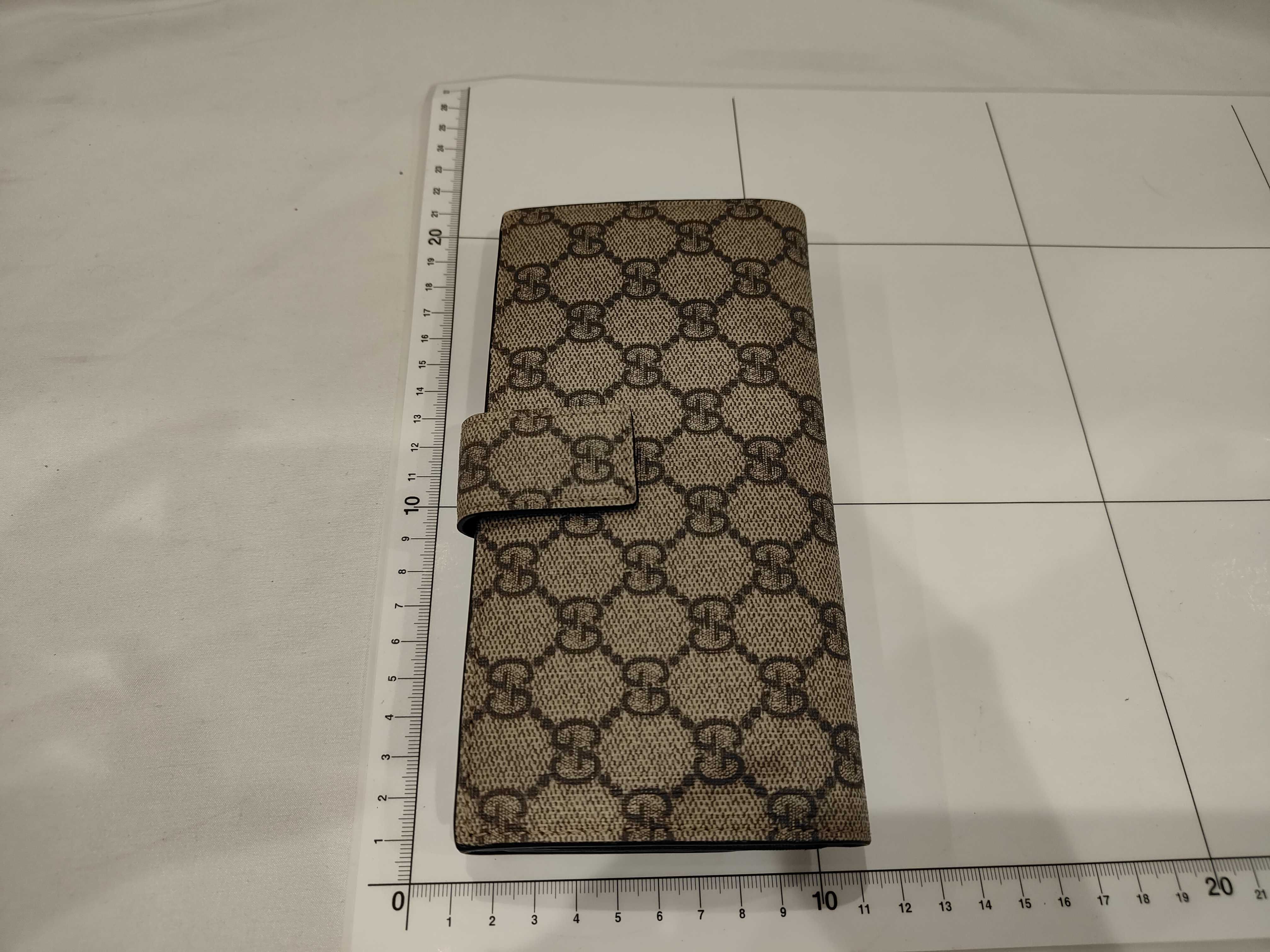 212104.2149 Long Wallet — view 2