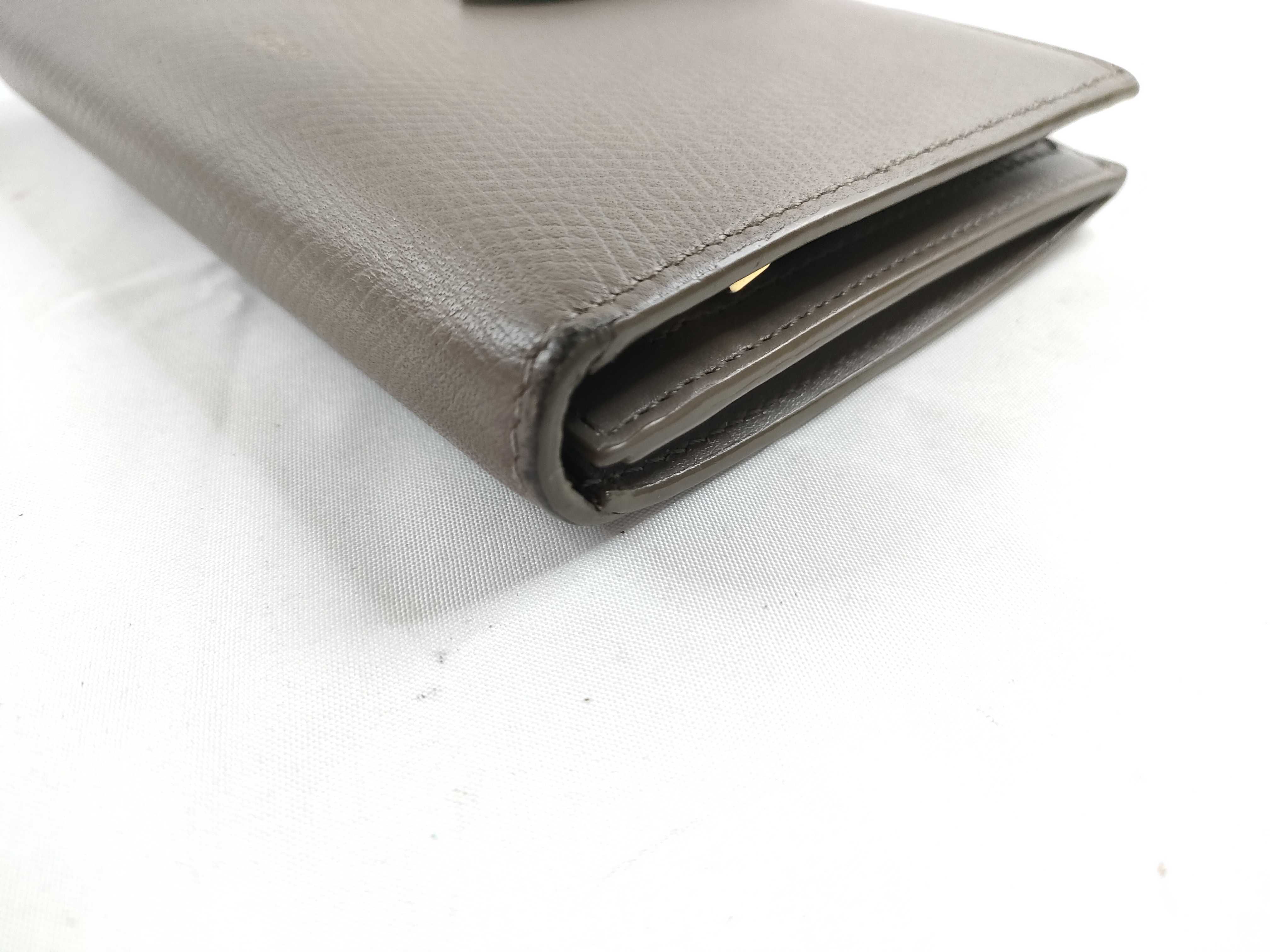 Medium Strap Wallet. Accessories: Box, dust bag, wallet. — view 3