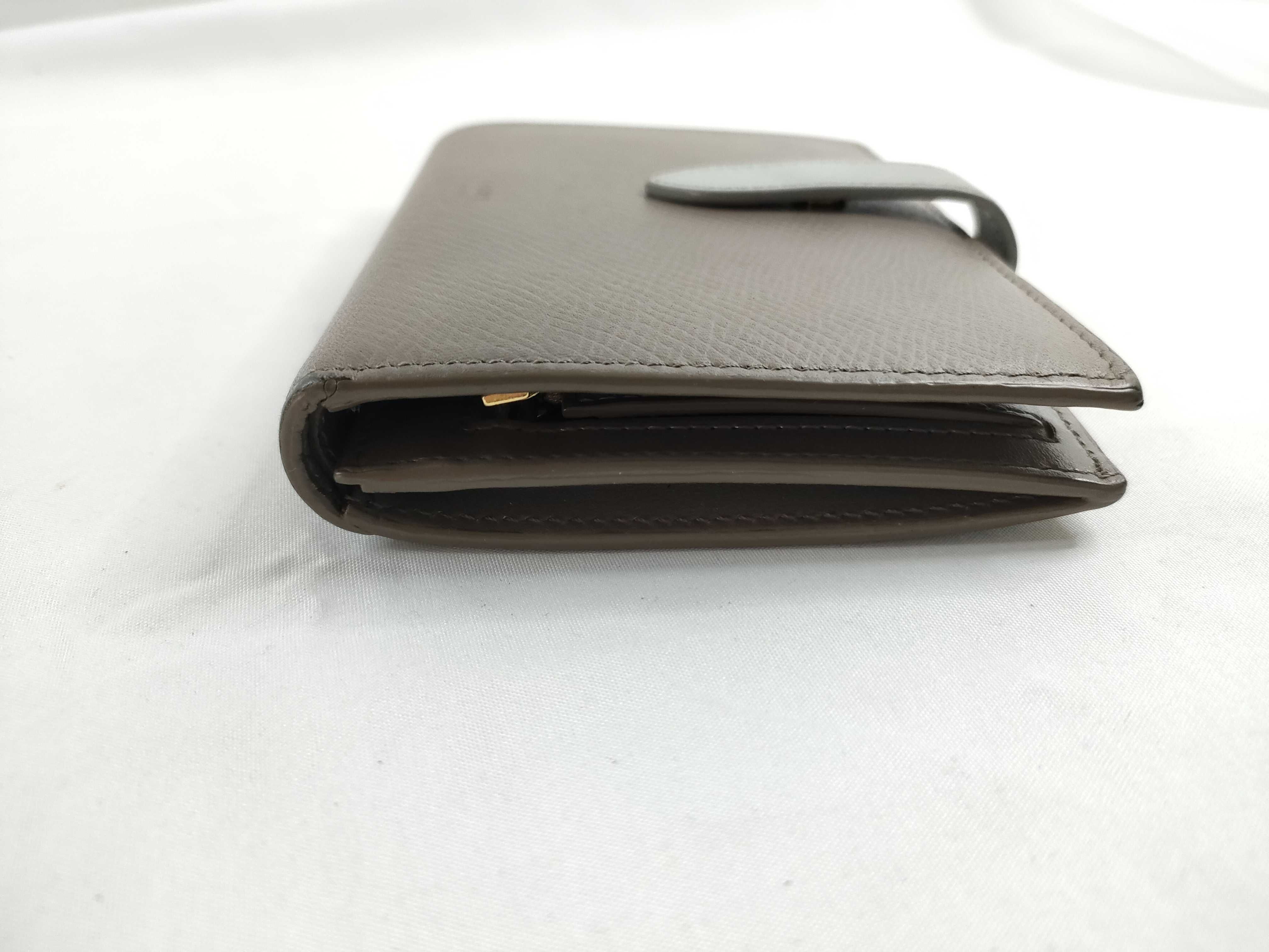 Medium Strap Wallet. Accessories: Box, dust bag, wallet. — view 7