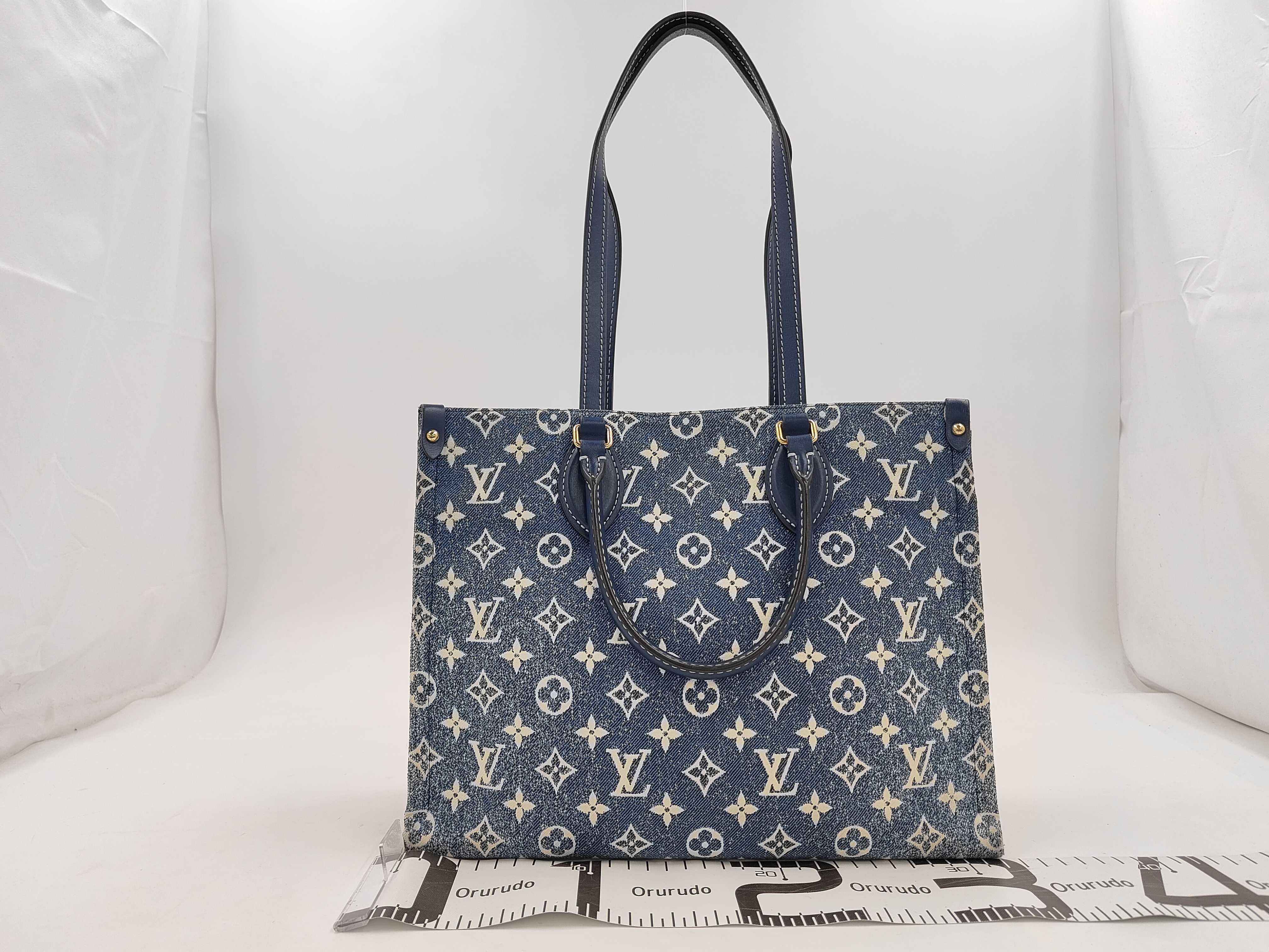 Monogram Jacquard OnTheGo MM M59608 RFID Tote Bag — view 2