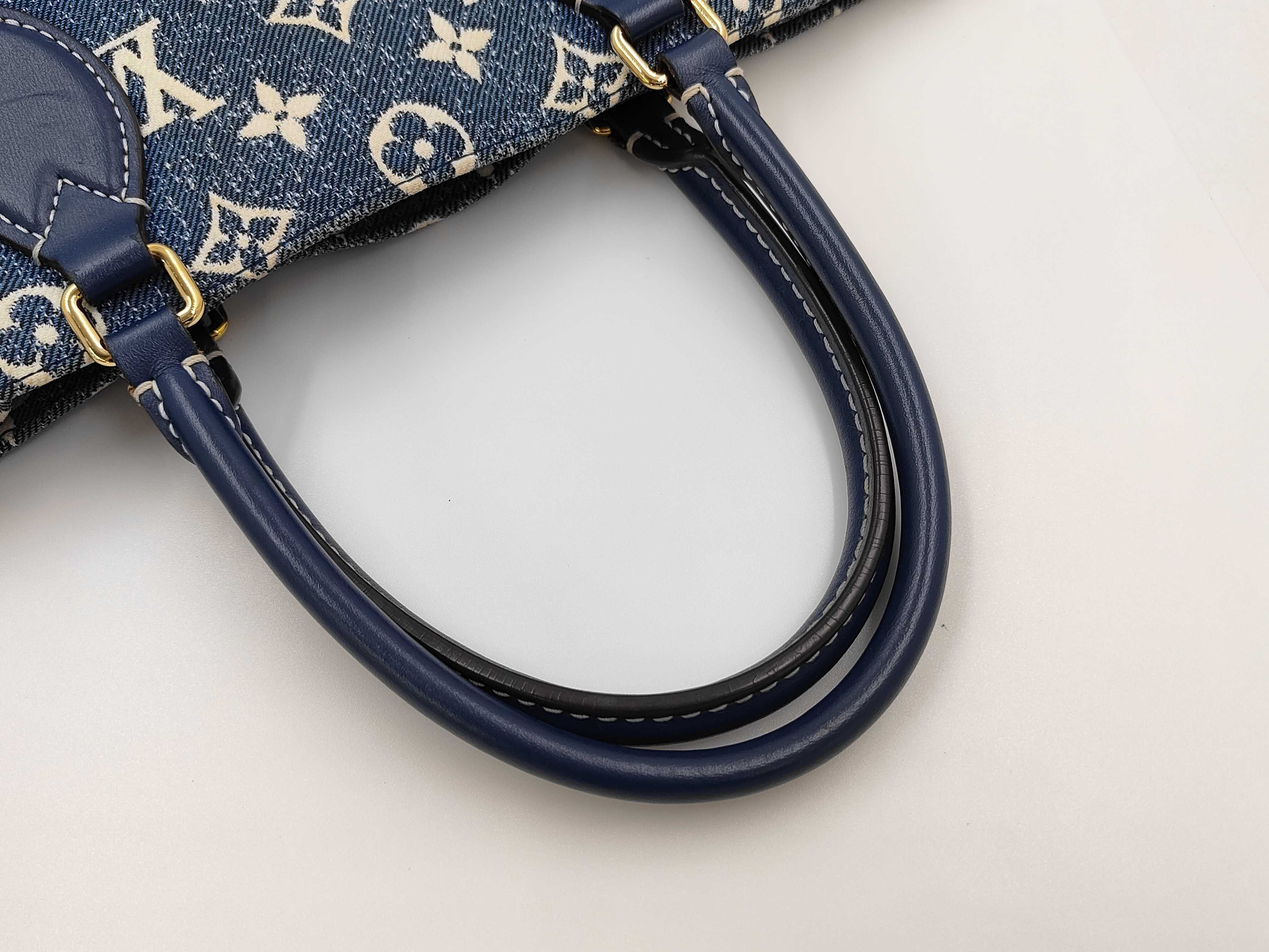 Monogram Jacquard OnTheGo MM M59608 RFID Tote Bag — view 7