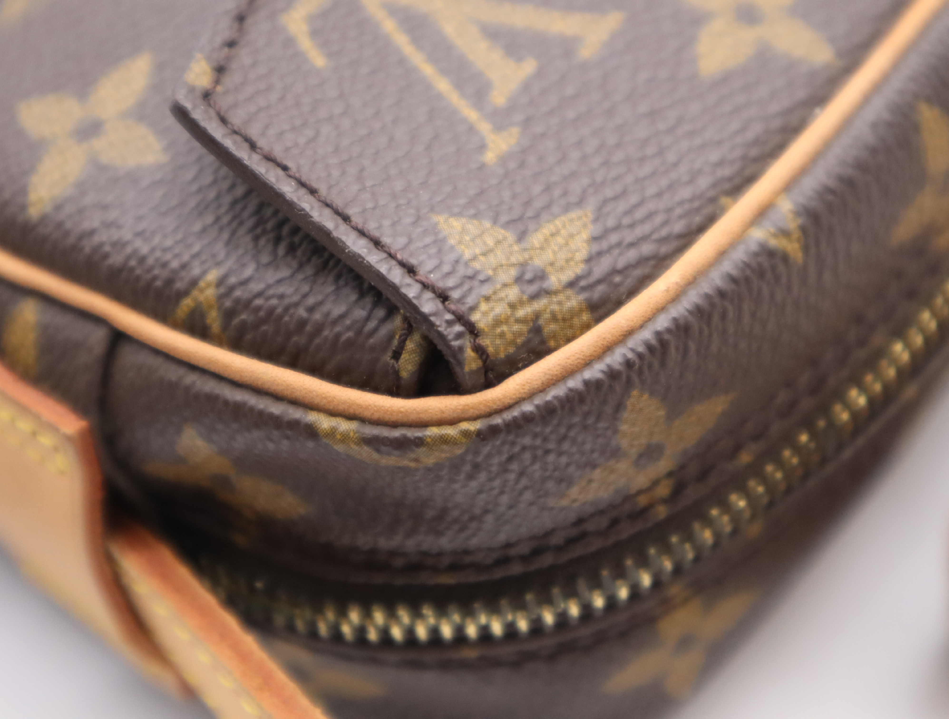 M51227 Monogram Jeune Fille 23 Shoulder Bag — view 9