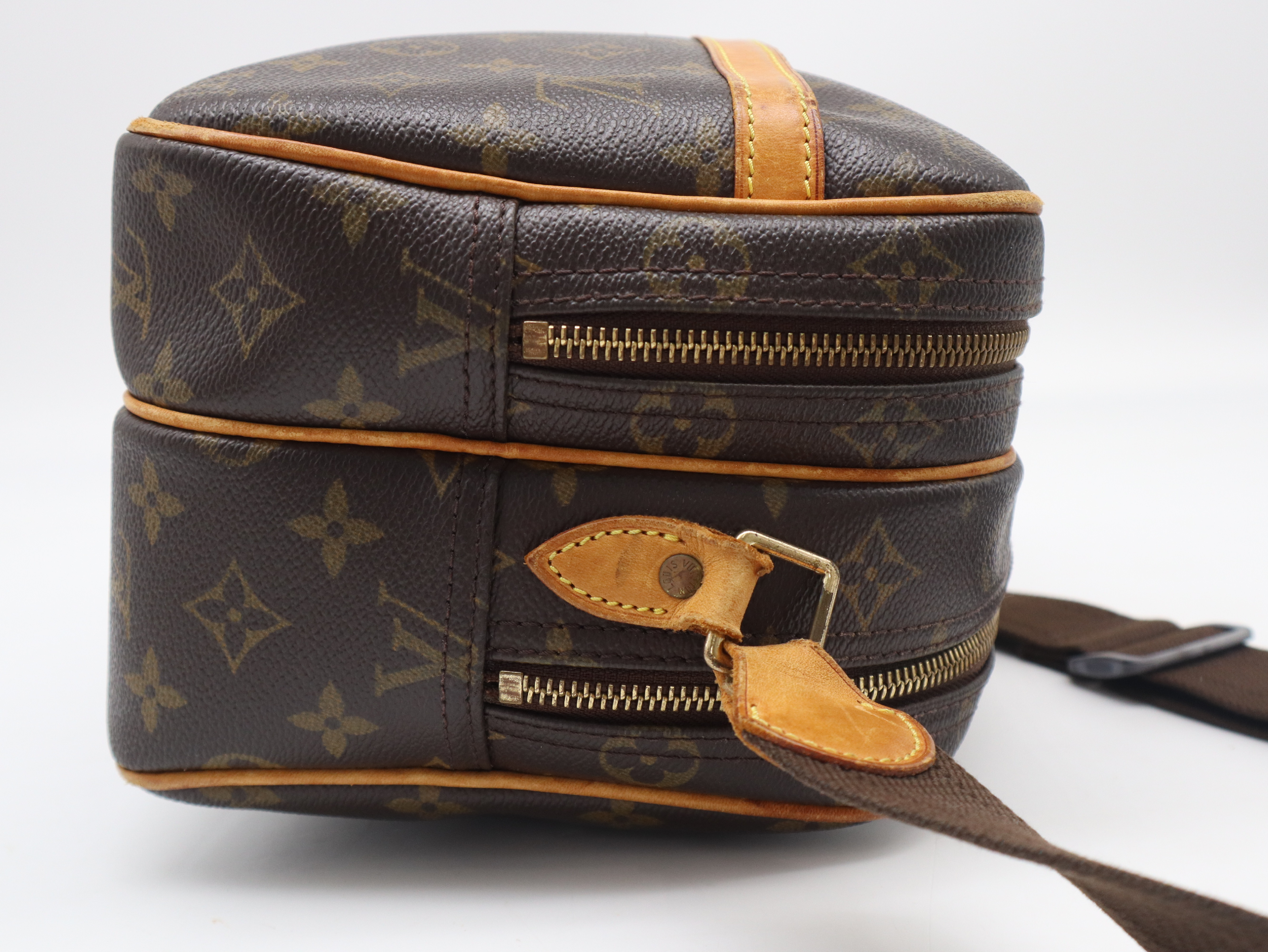 M45254 Monogram Reporter PM Shoulder Bag — view 4