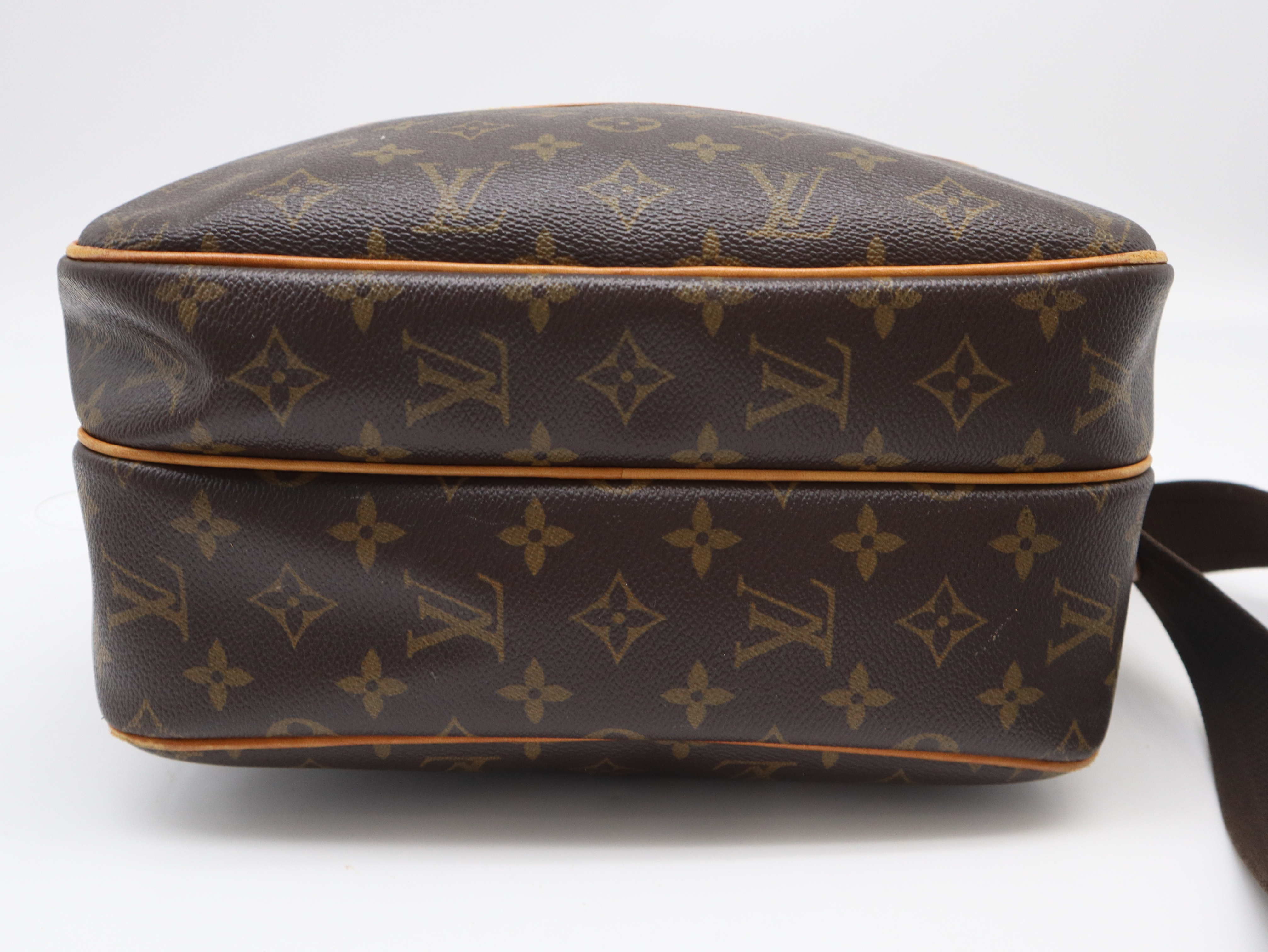 M45254 Monogram Reporter PM Shoulder Bag — view 5