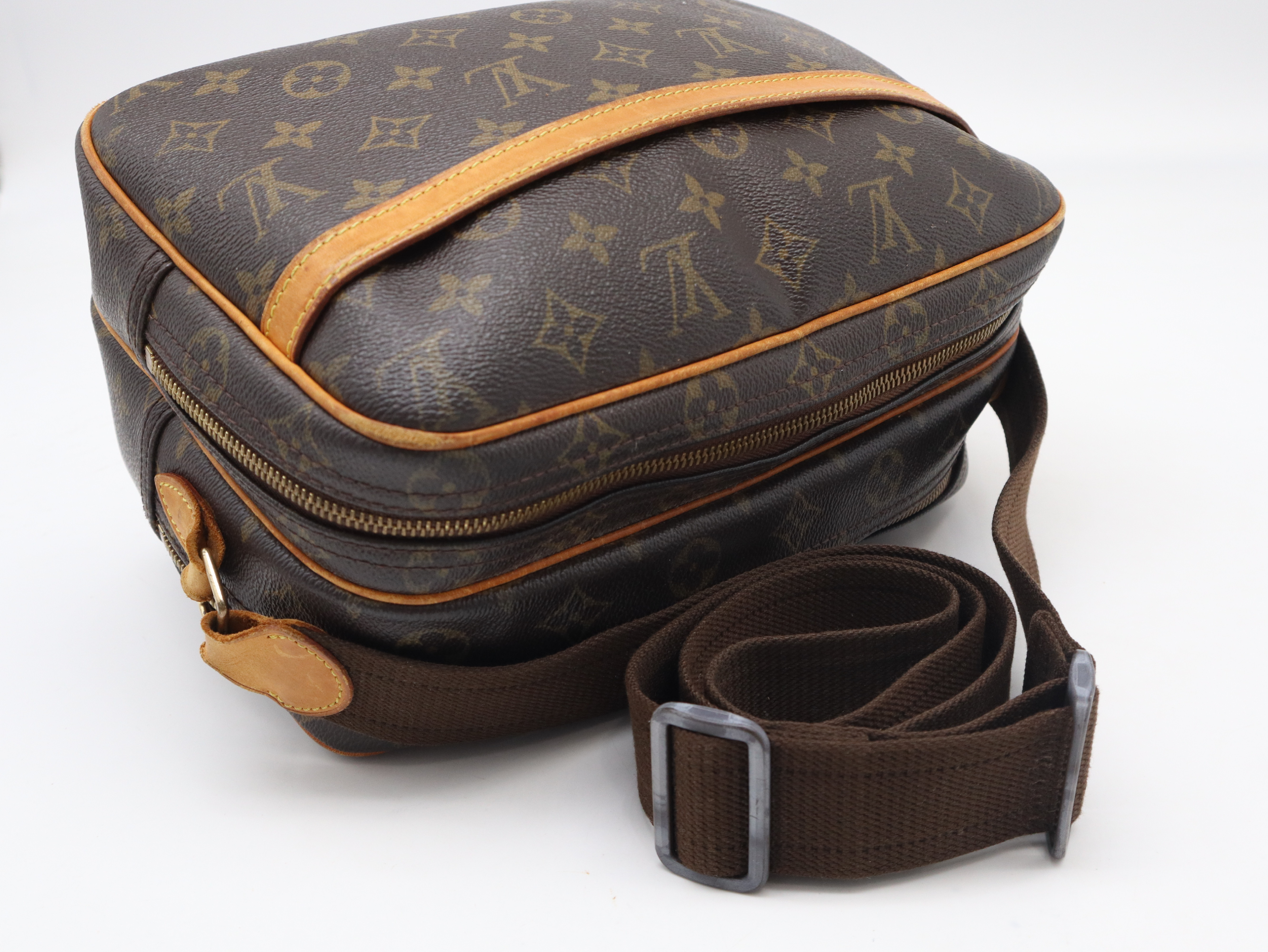 M45254 Monogram Reporter PM Shoulder Bag — view 6