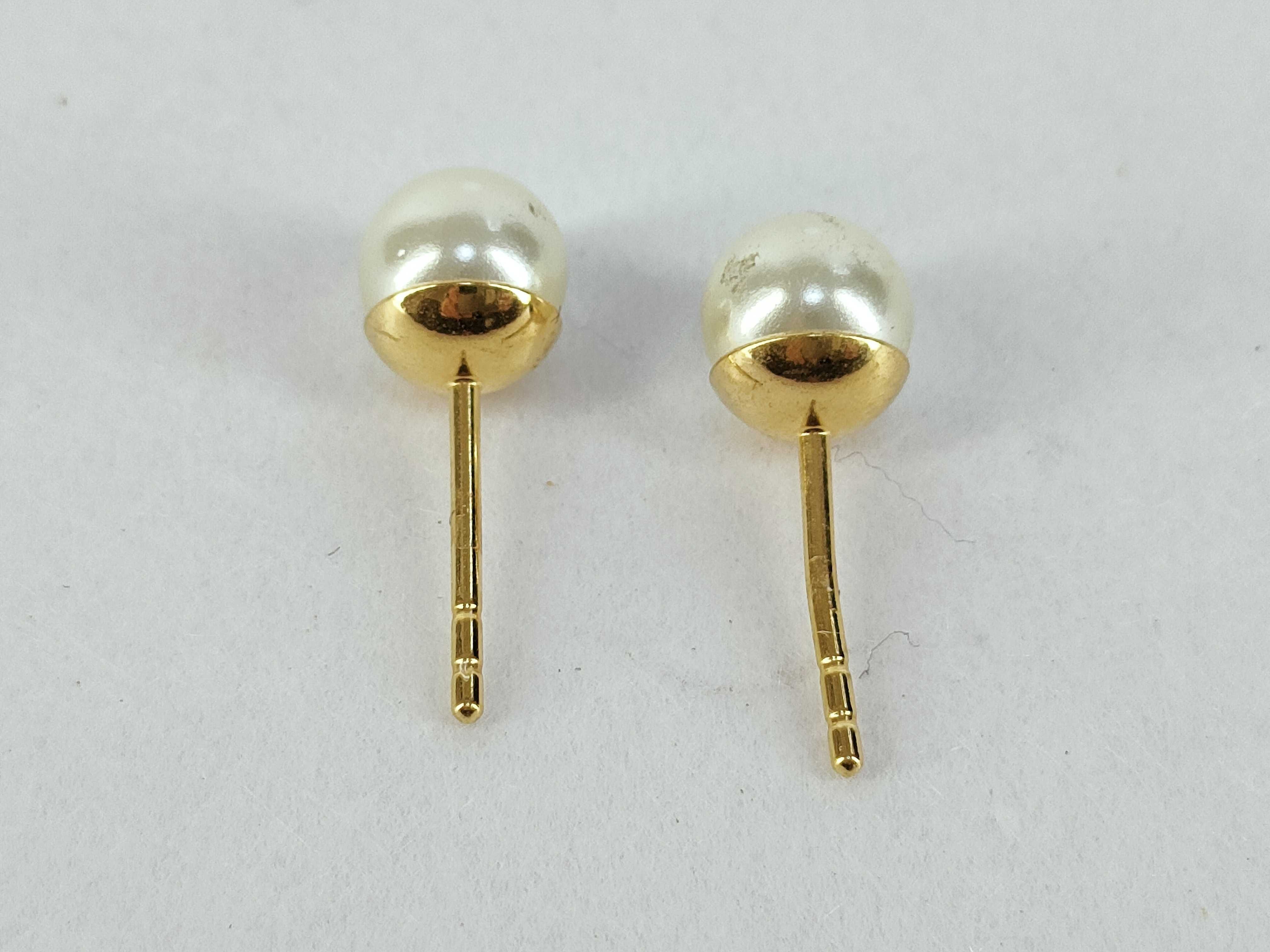 Tribal Resin Pearl Earrings — view 3