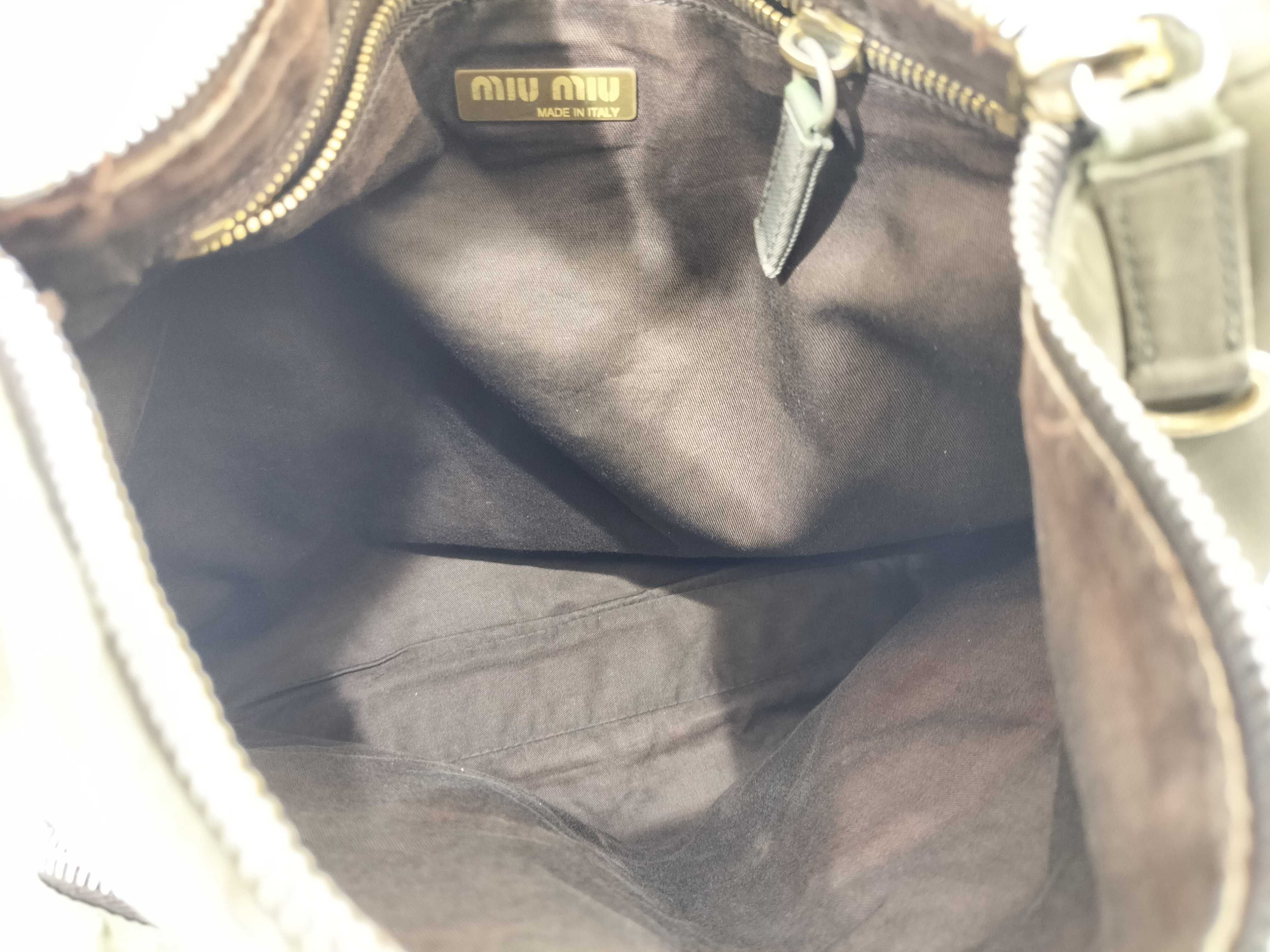 shoulder bag embossed logo shoulder bag — view 12