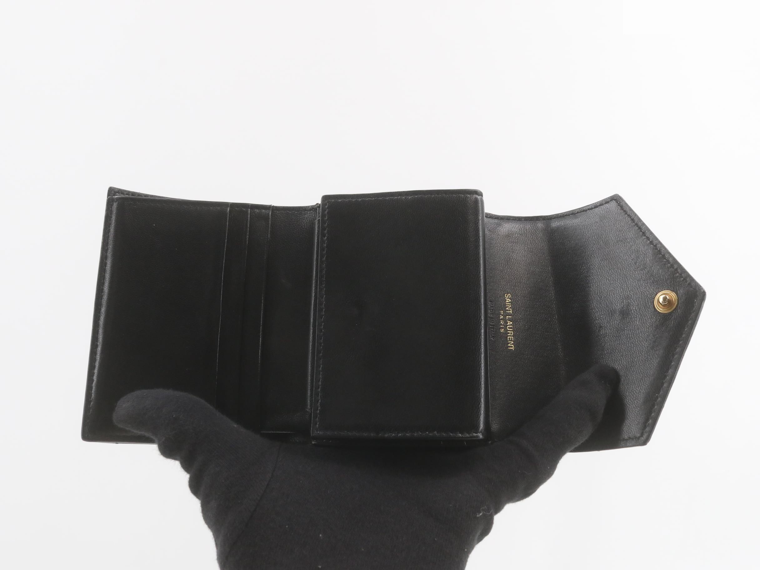 Other lines: Bags and Wallets — view 4