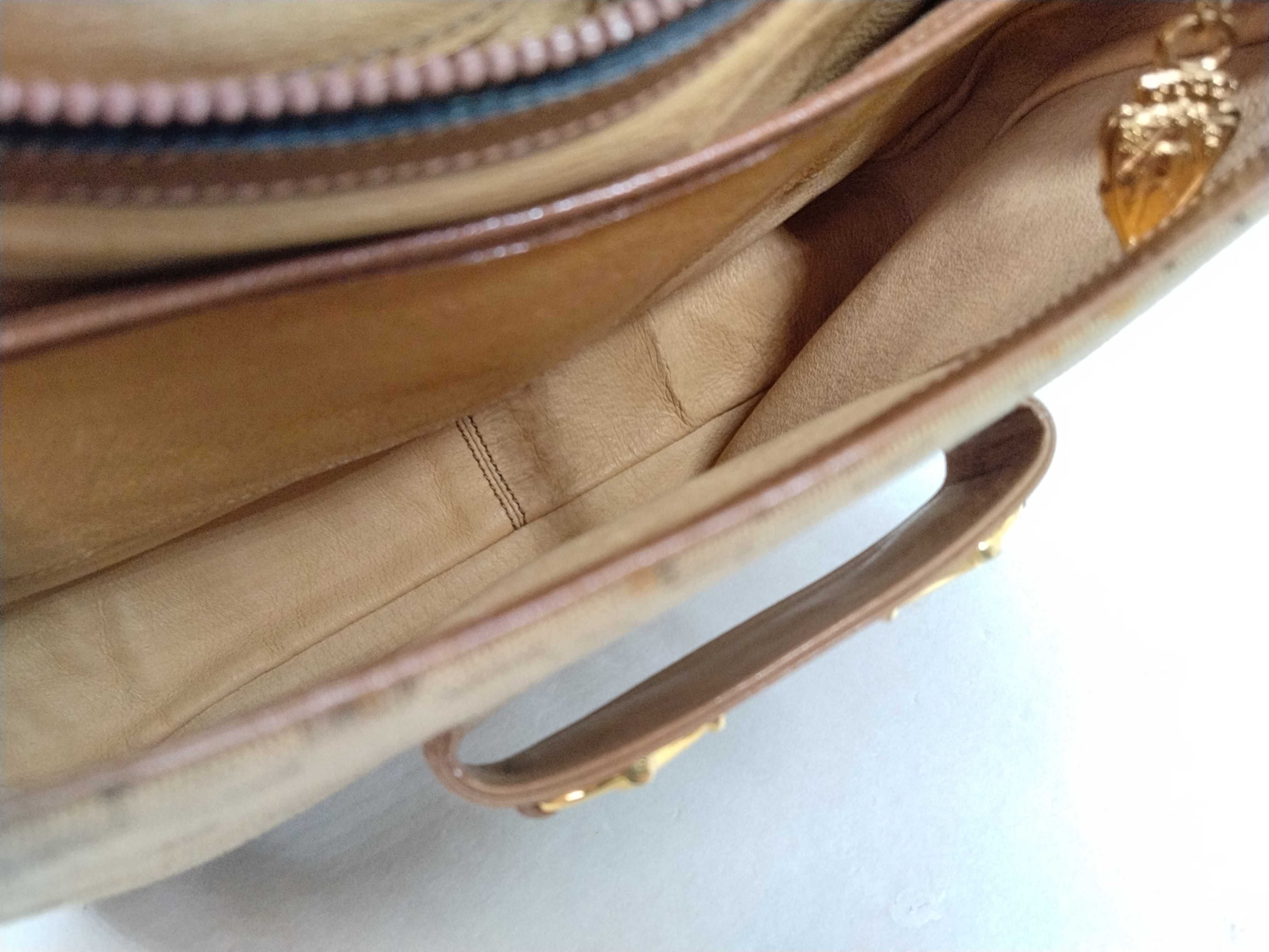 GG Canvas Horsebit Shoulder Bag — view 10