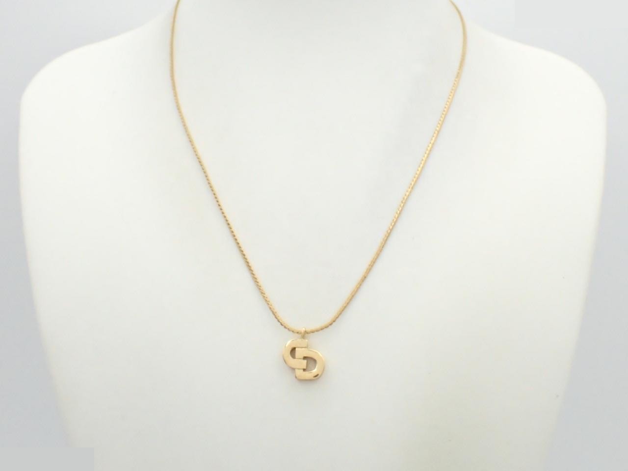 necklace — view 3