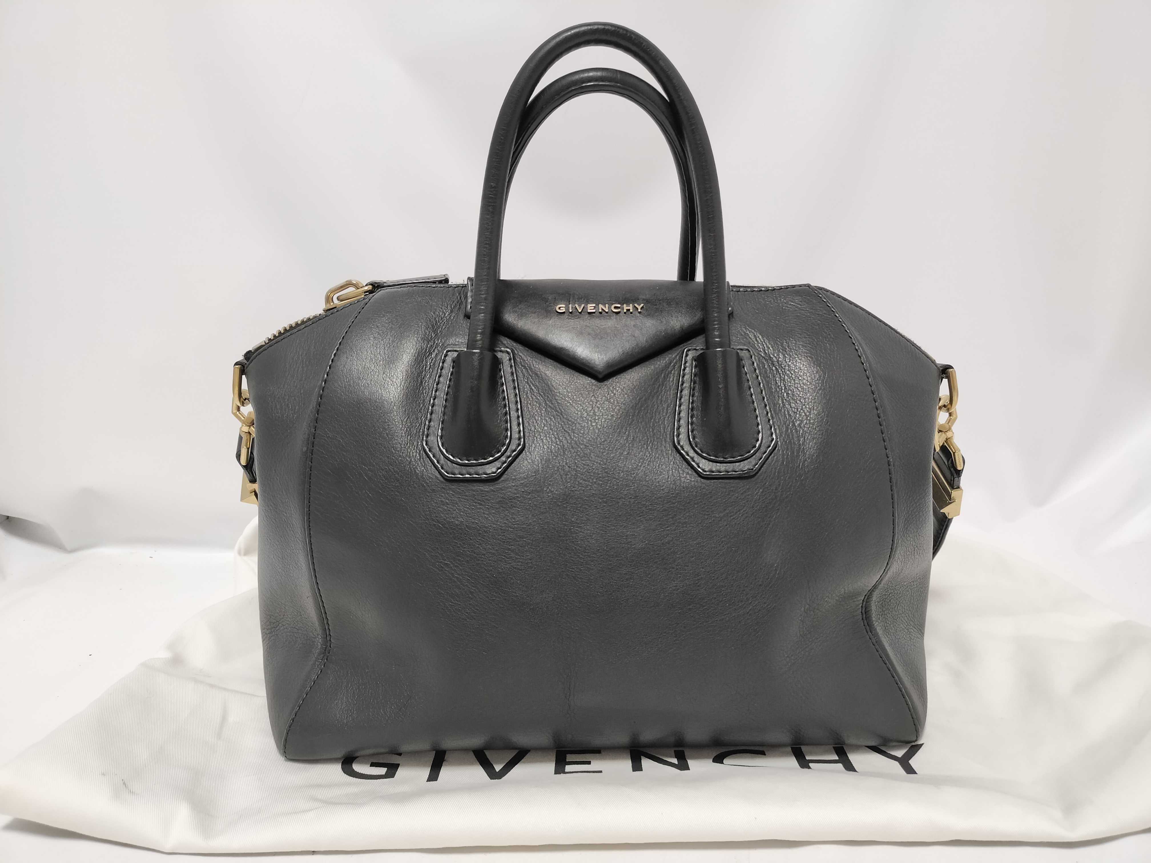 Antigona Small 2-Way Bag Black BB05113012 Handbag