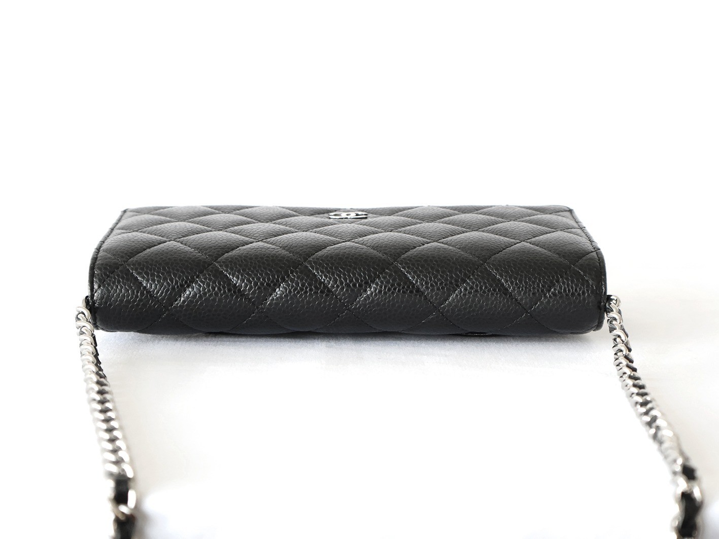 Caviar leather matelassé chain wallet shoulder bag, black — view 7