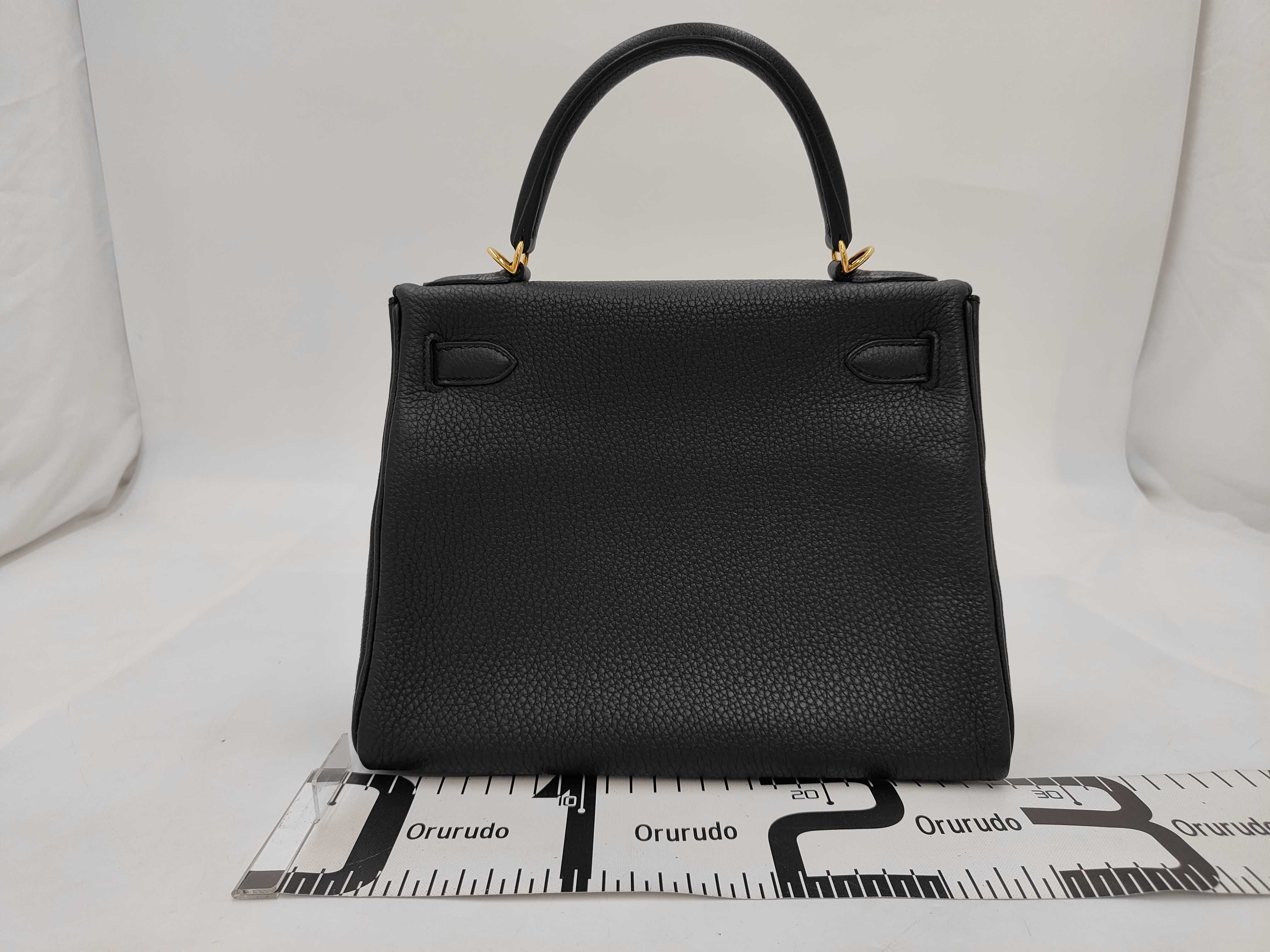 Kelly 28 Togo Black with Gold Hardware, C Stamp Shoulder Bag — view 2