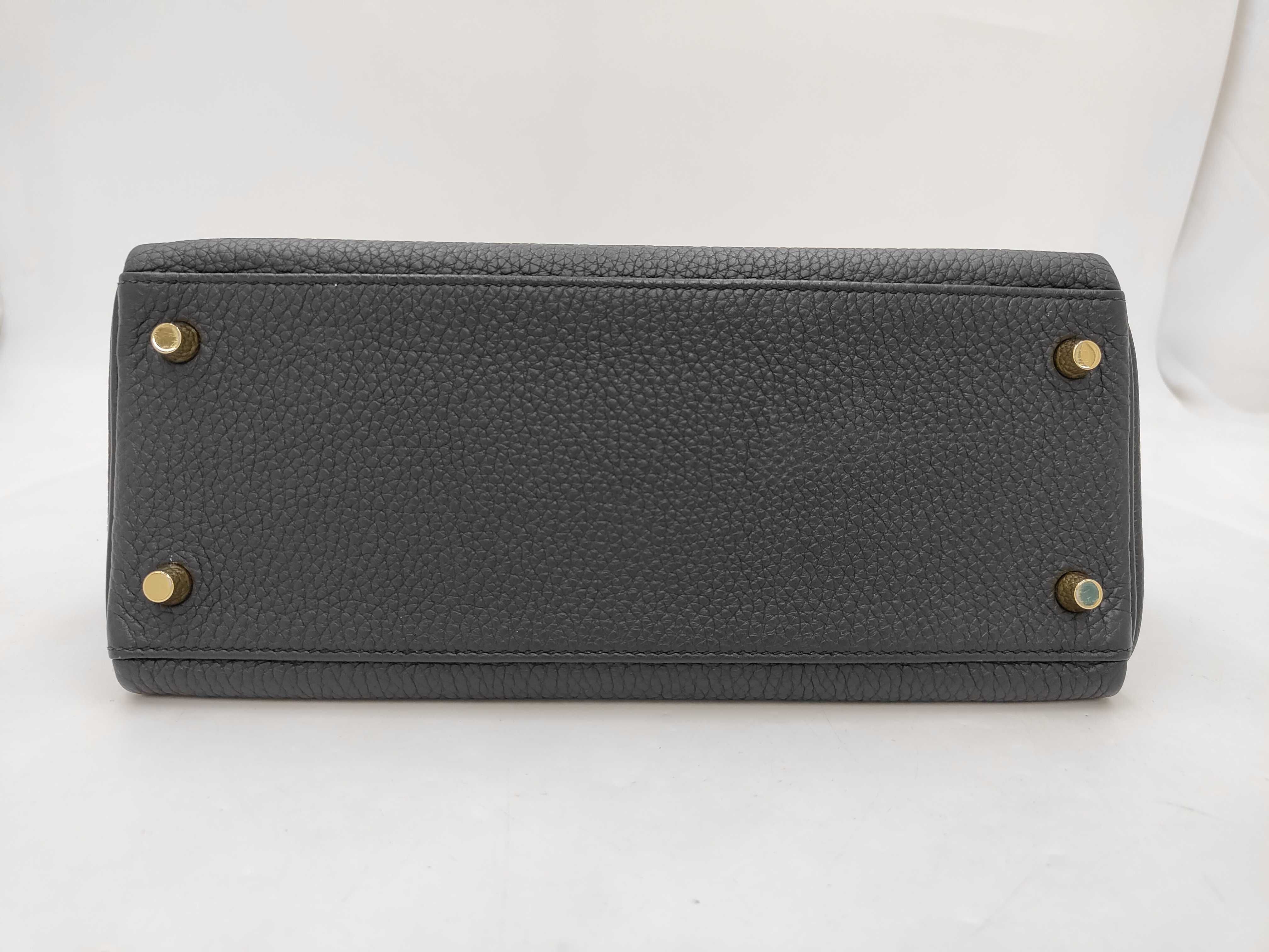Kelly 28 Togo Black with Gold Hardware, C Stamp Shoulder Bag — view 6