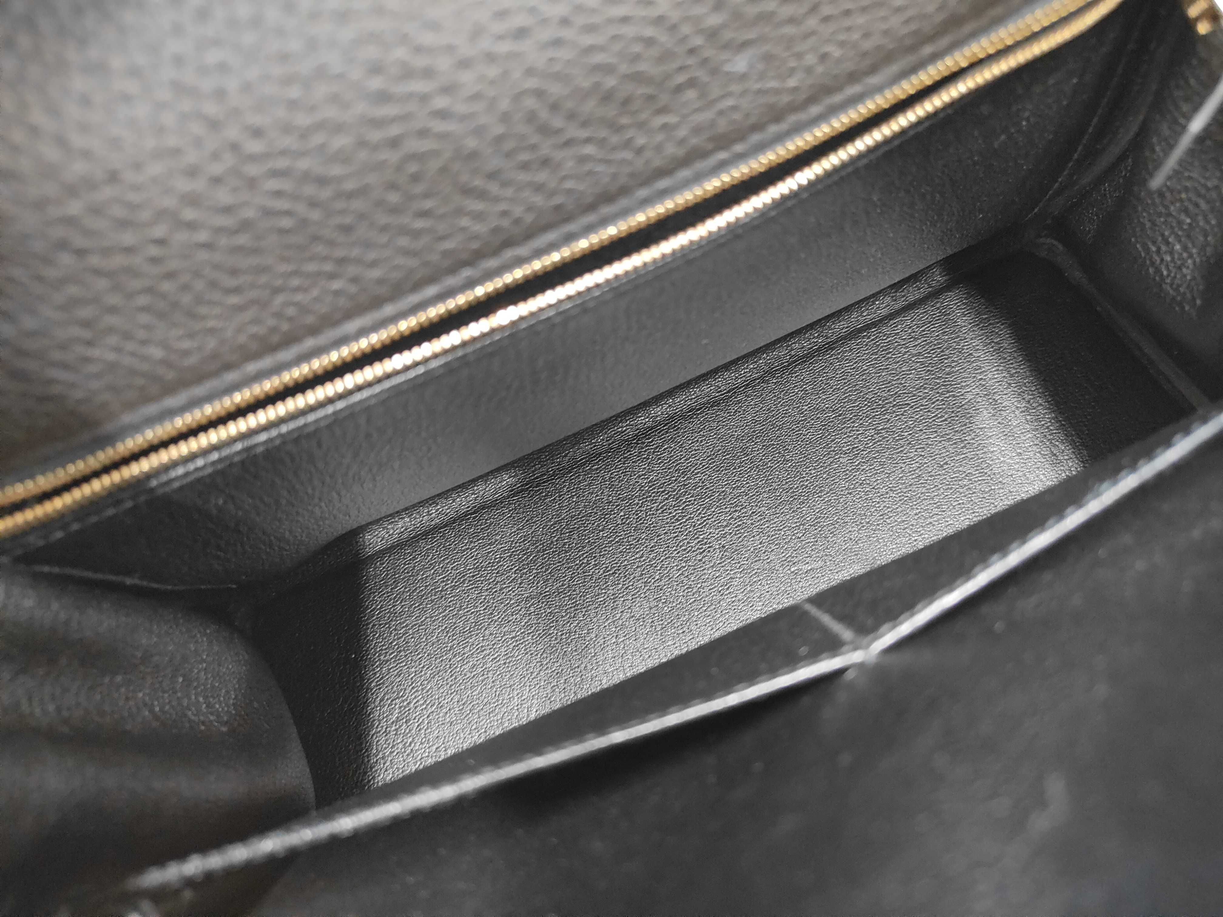 Kelly 28 Togo Black with Gold Hardware, C Stamp Shoulder Bag — view 10