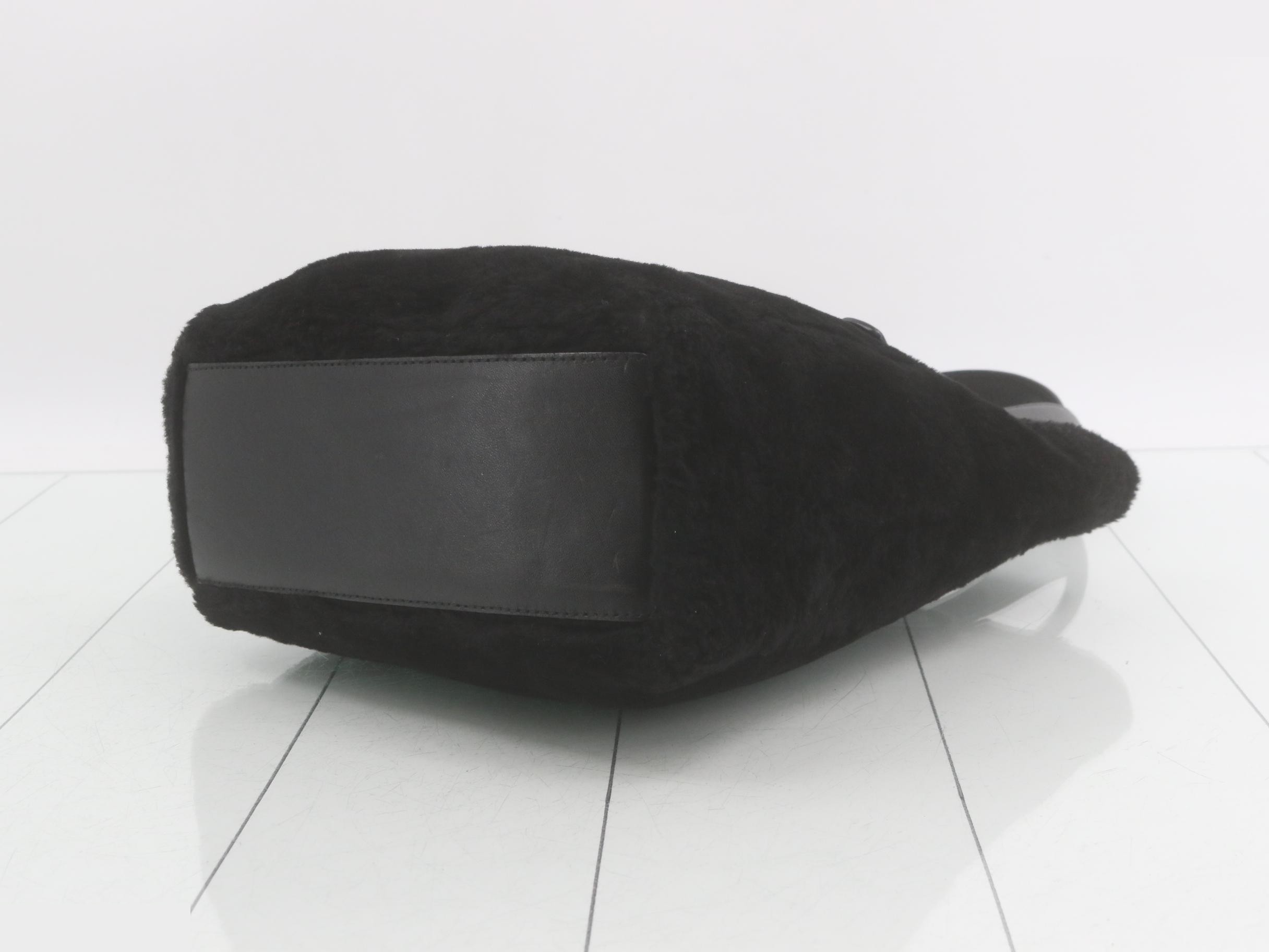 Other lines: Fur bags and tote bags — view 6