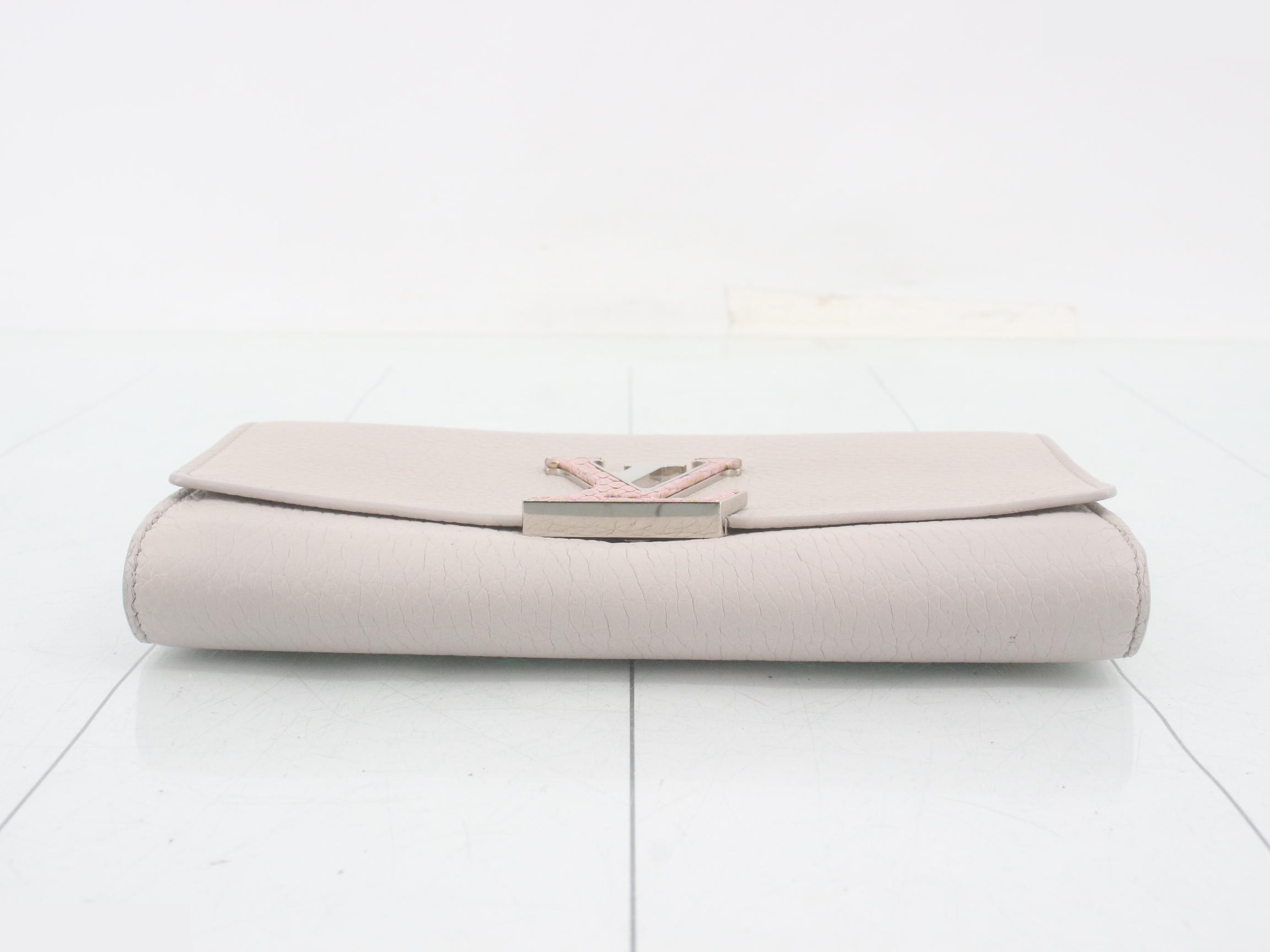 Portefeuille Capucines Bi-fold Long Wallet — view 3