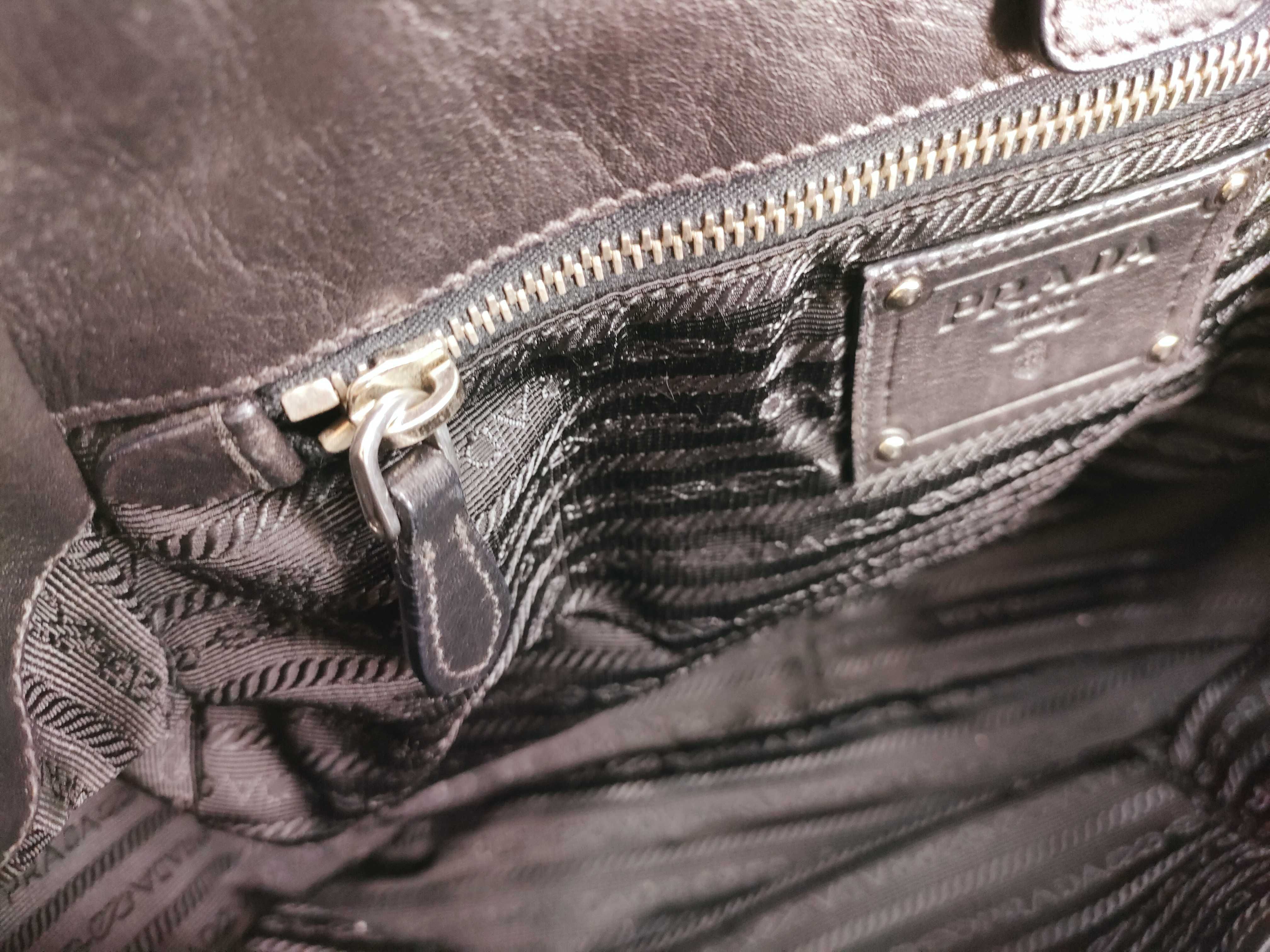 handbag, leather, black, with name tag. — view 14