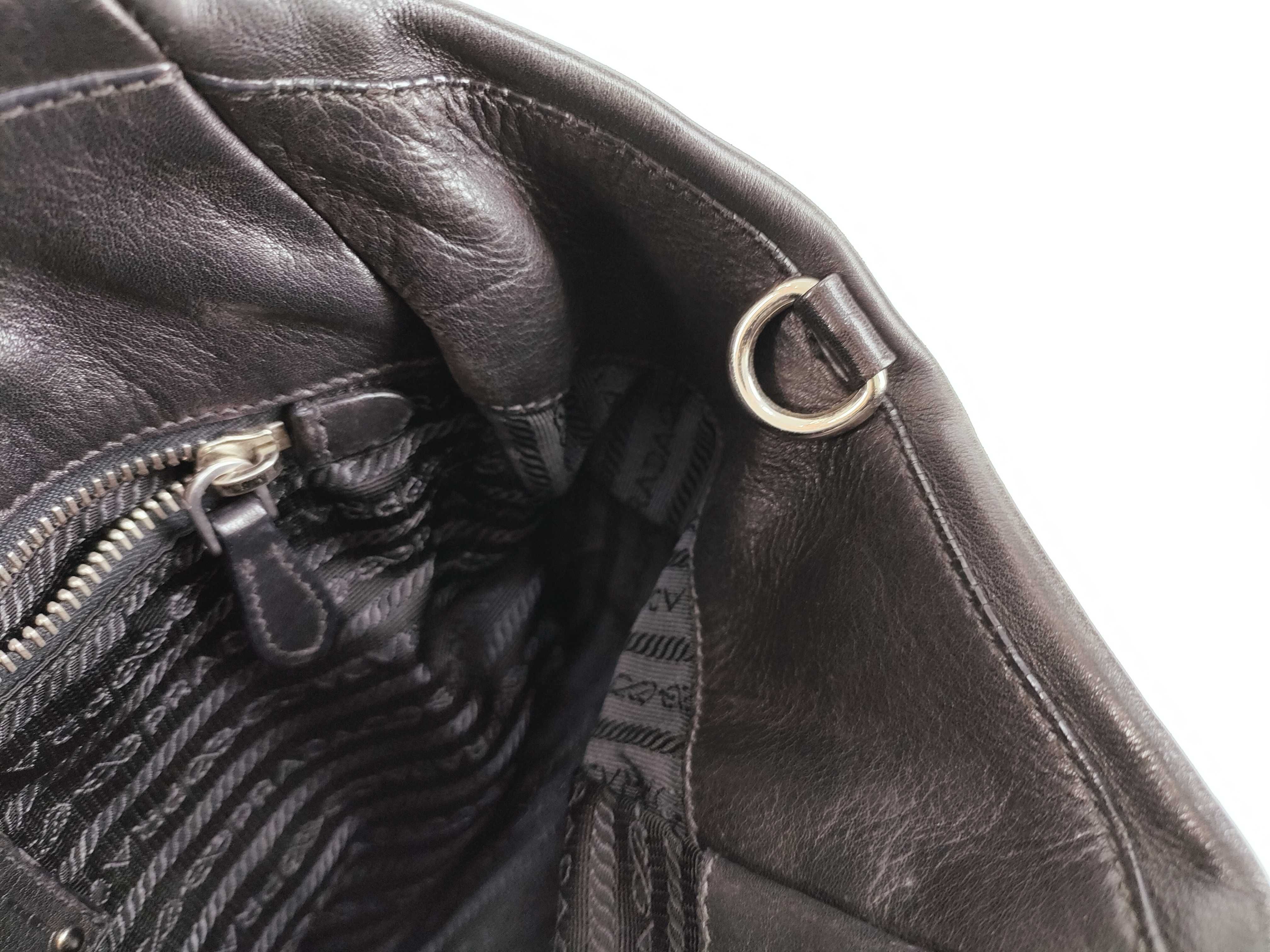 handbag, leather, black, with name tag. — view 10