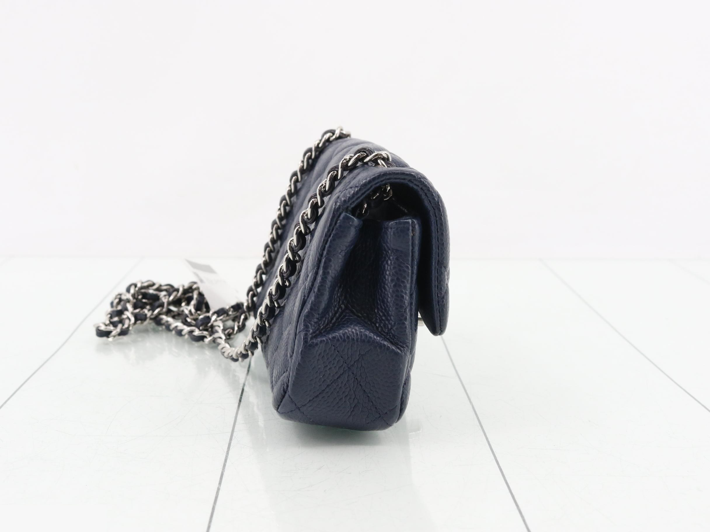 Matelassé 17 Caviar Skin Chain Shoulder Bag — view 4