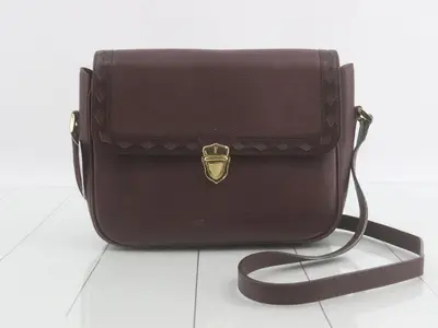 logo leather shoulder bag