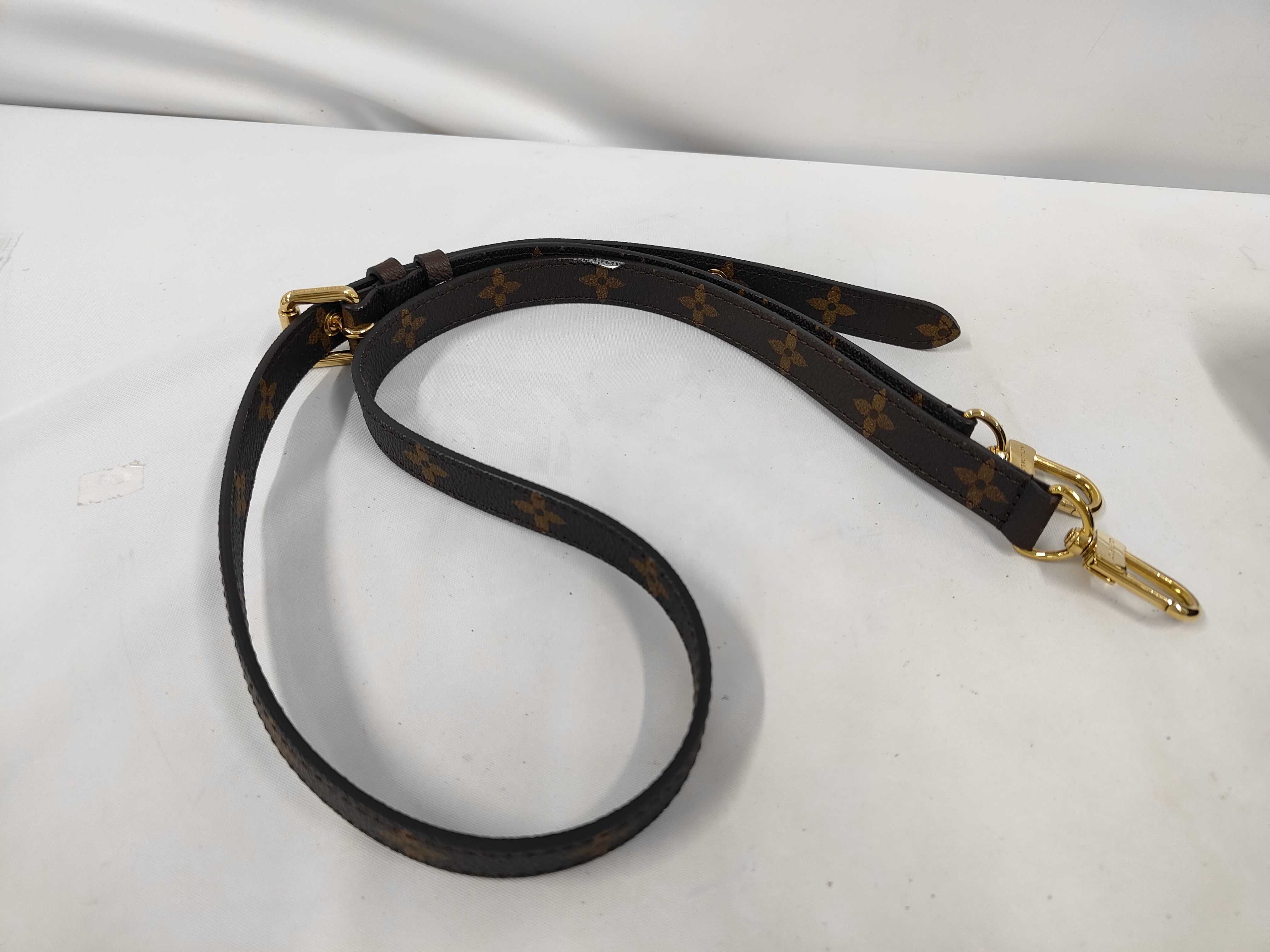 LV Louis Vuitton Shoulder Bag Handbag — view 5