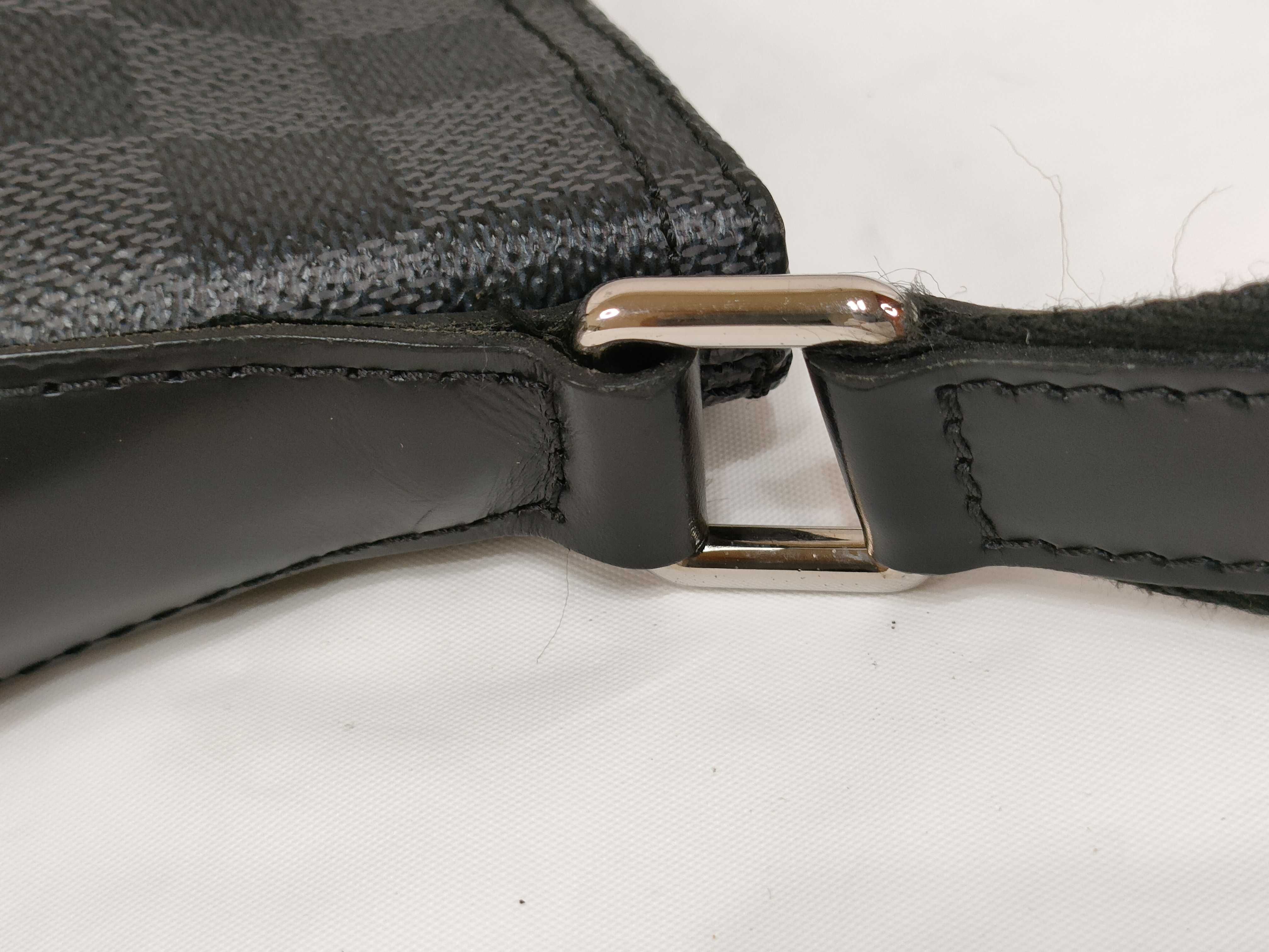 Damier Graphite Mick PM N41211 SR0135 Shoulder Bag — view 4