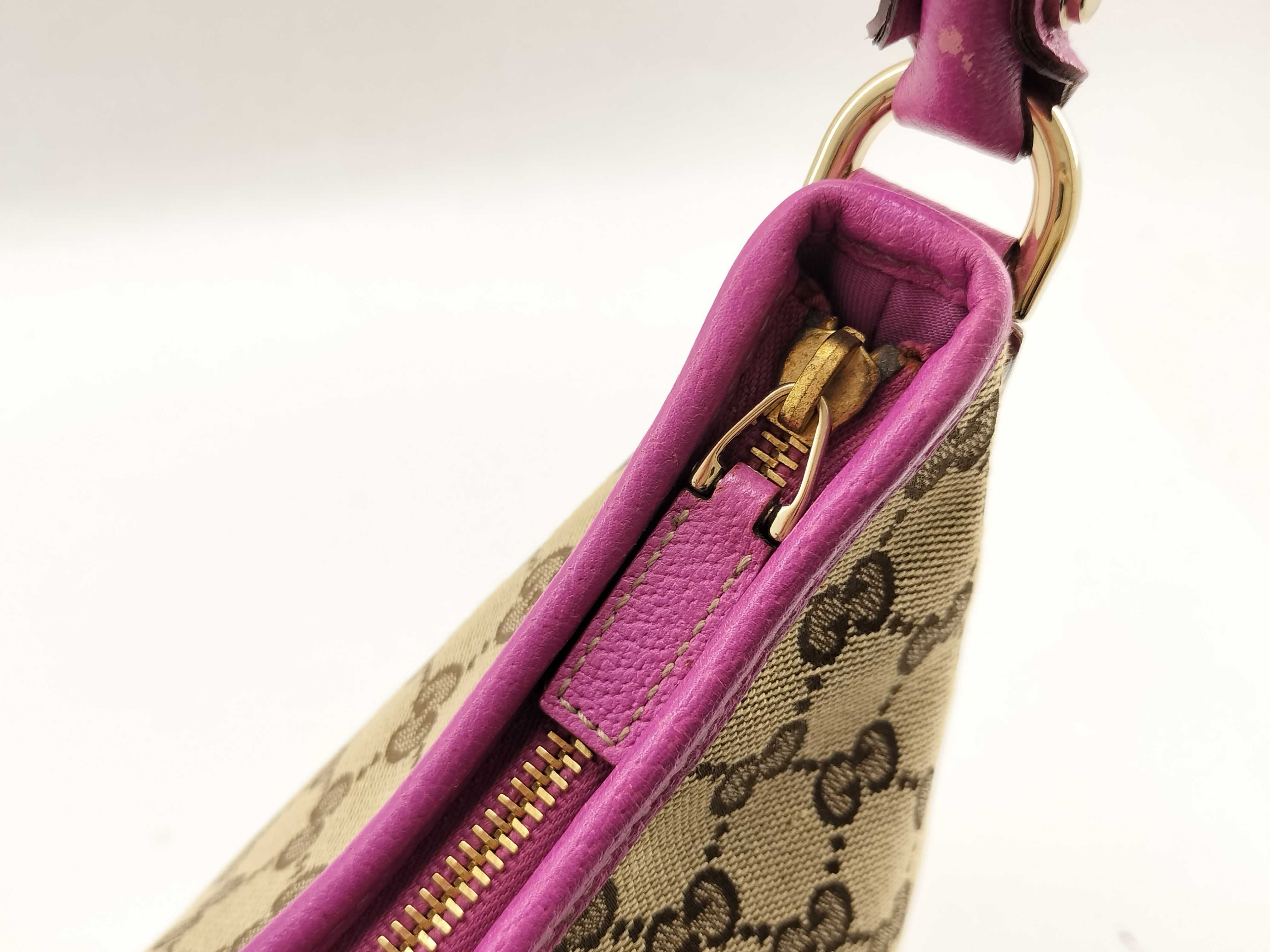 GG Canvas Gucci One-Shoulder Bag Abbey Shoulder Bag — view 9
