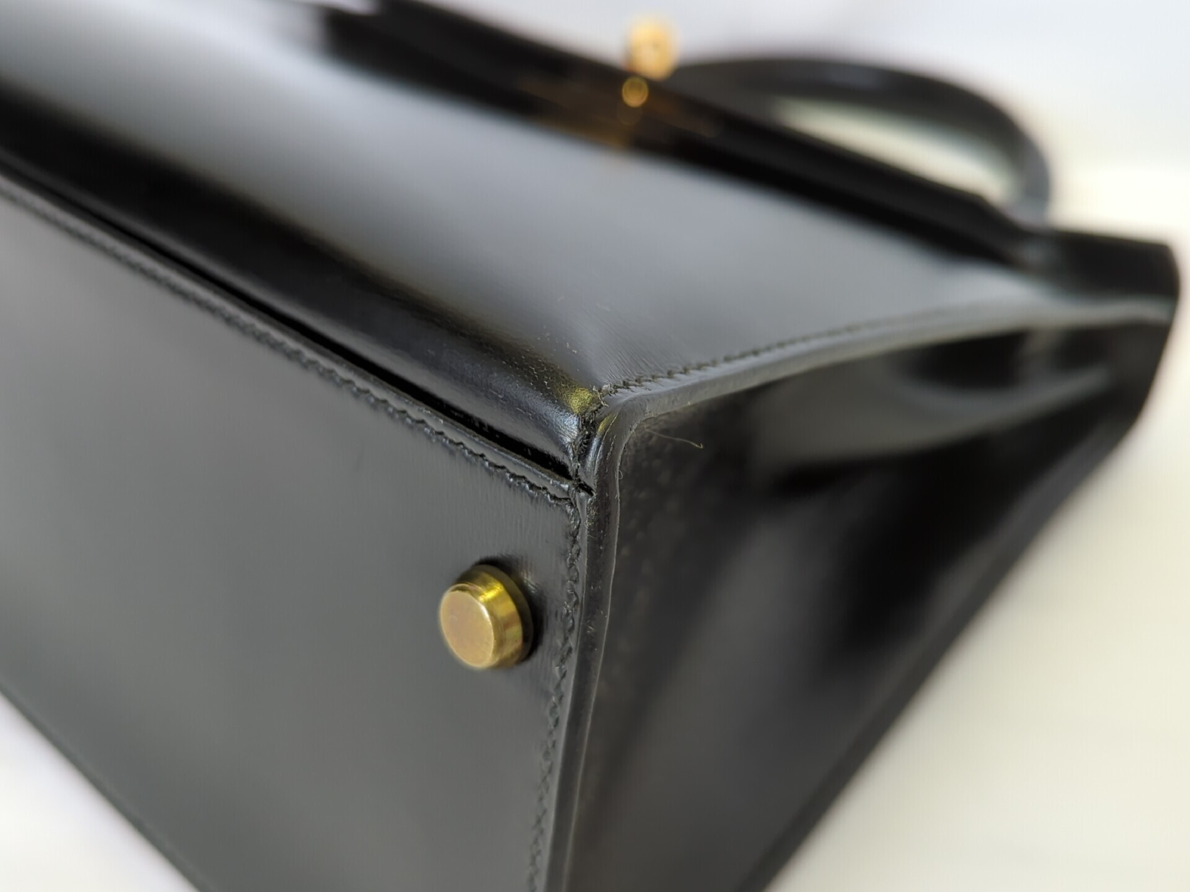 Kelly 28 Box Calf Black GD Metal Fittings M Handbag — view 4