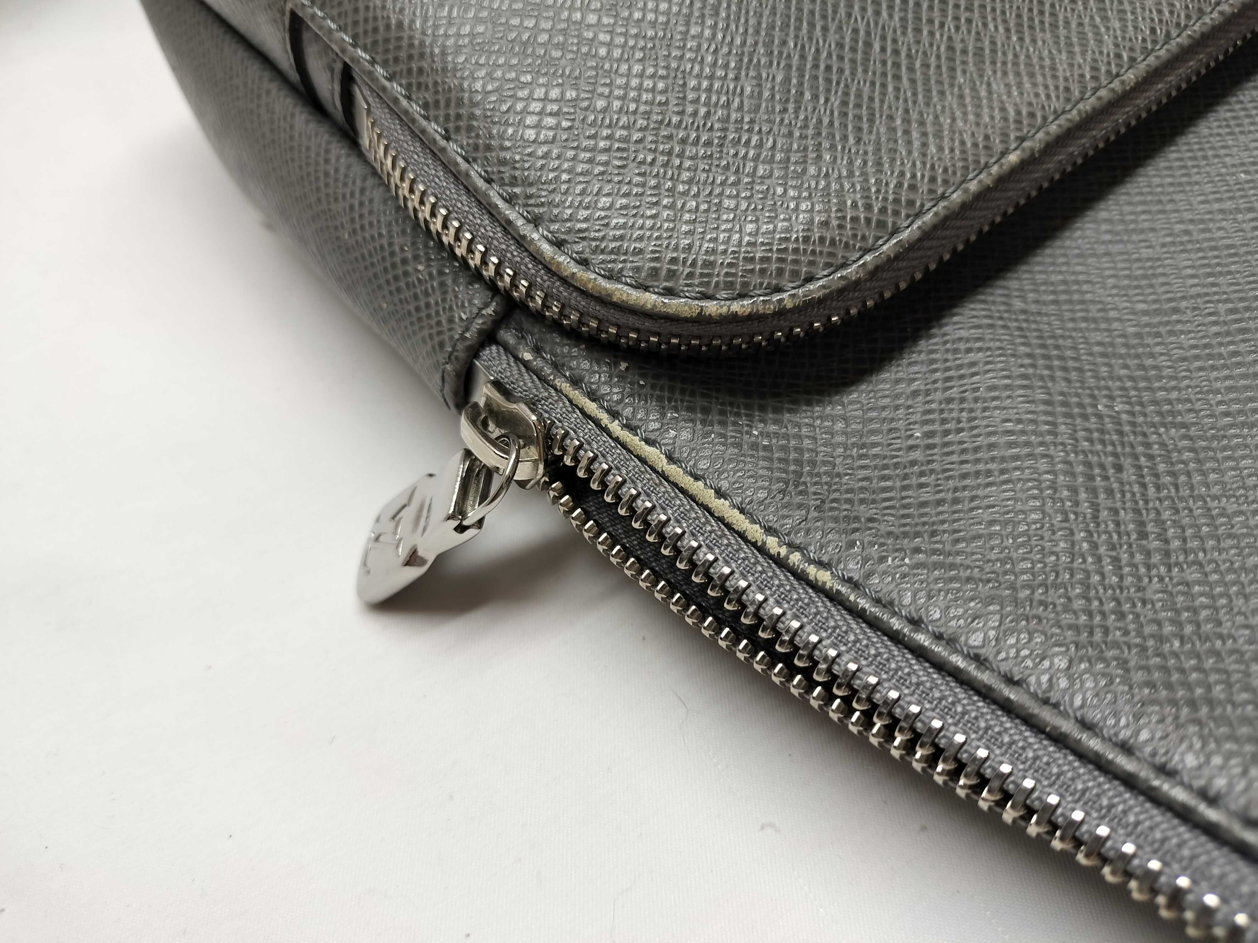 Taiga Avenue Sling Bag M30801 Gray (RFID not detected) Shoulder Bag — view 12