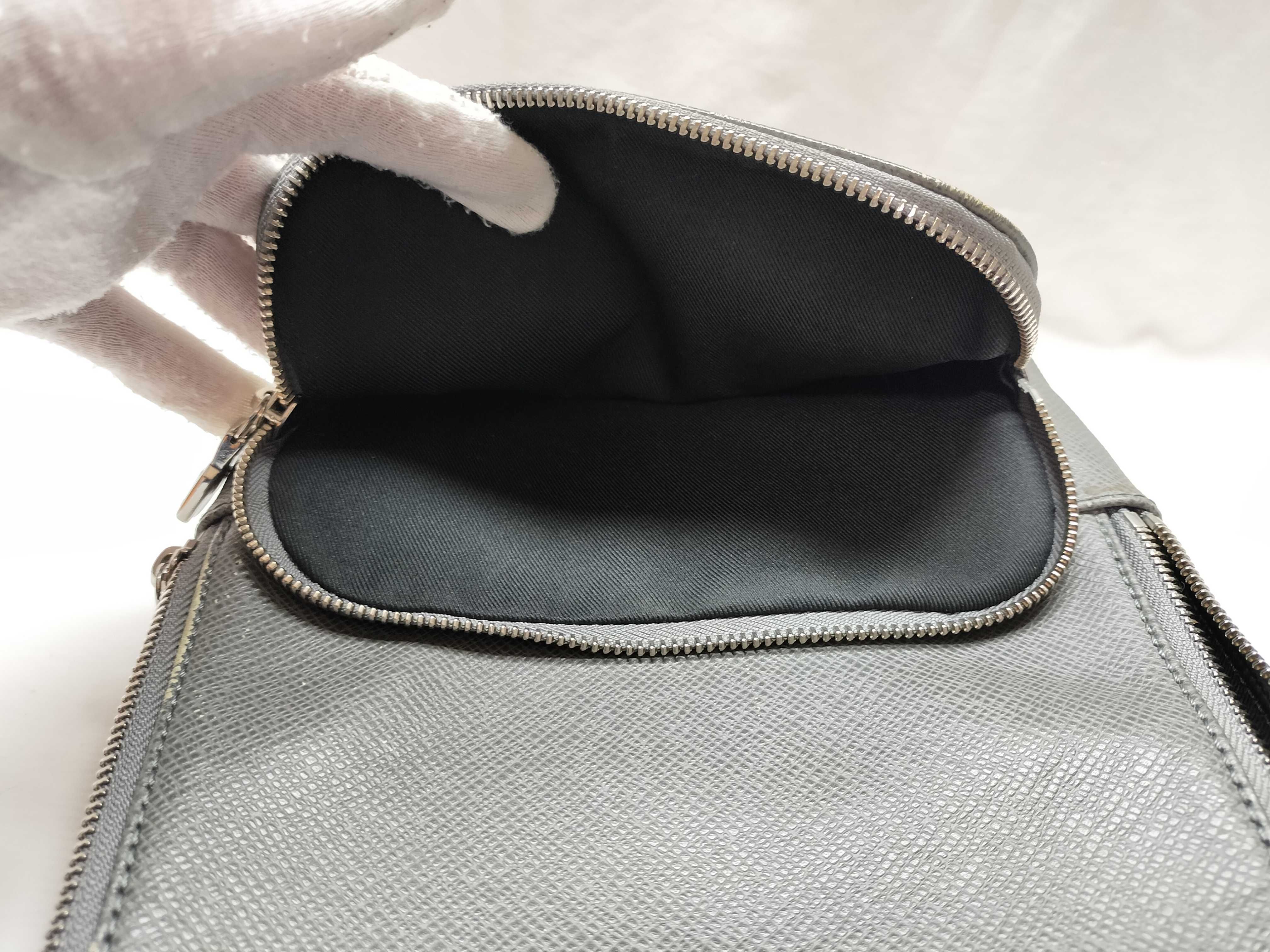 Taiga Avenue Sling Bag M30801 Gray (RFID not detected) Shoulder Bag — view 14
