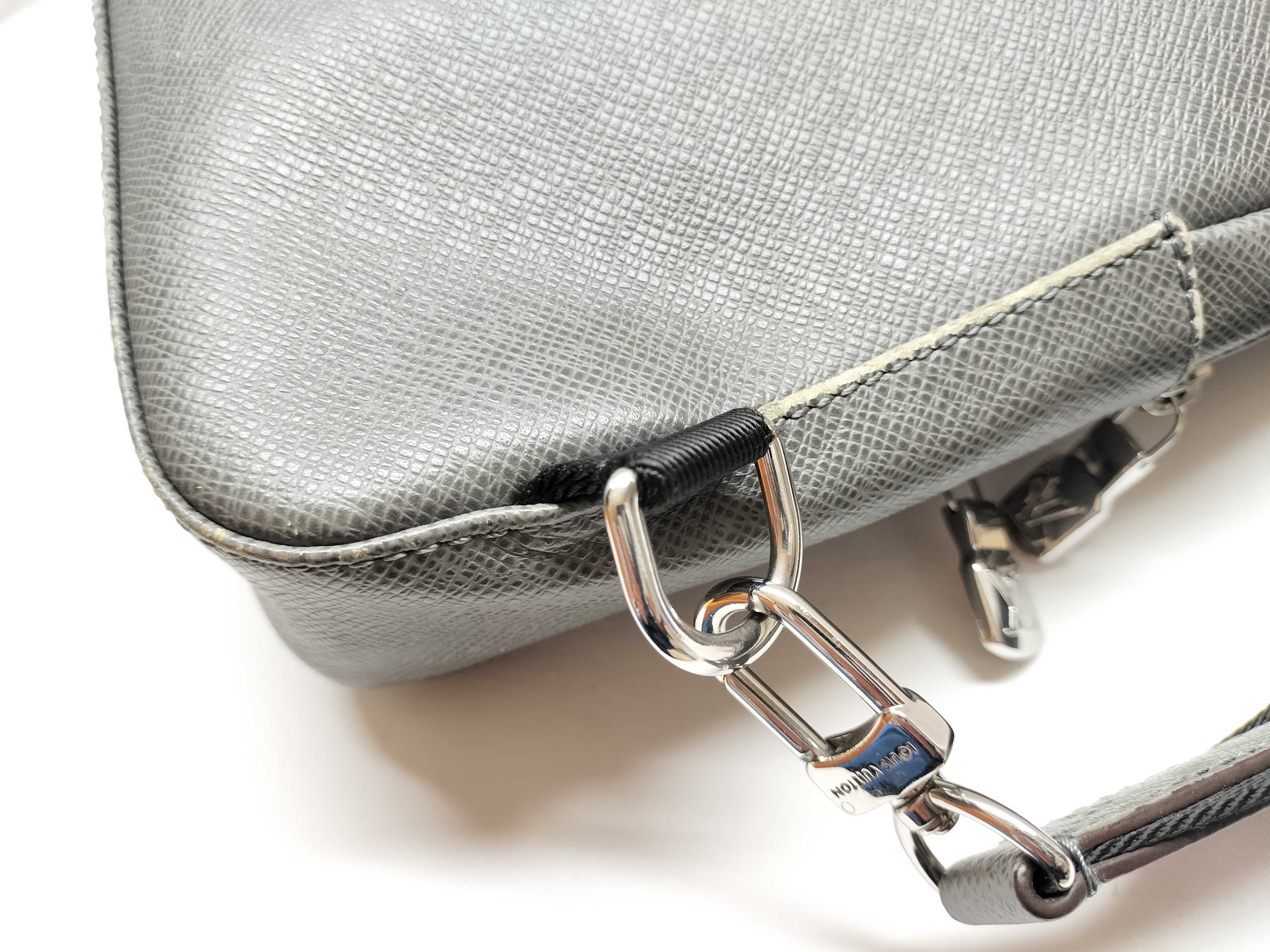 Taiga Avenue Sling Bag M30801 Gray (RFID not detected) Shoulder Bag — view 3