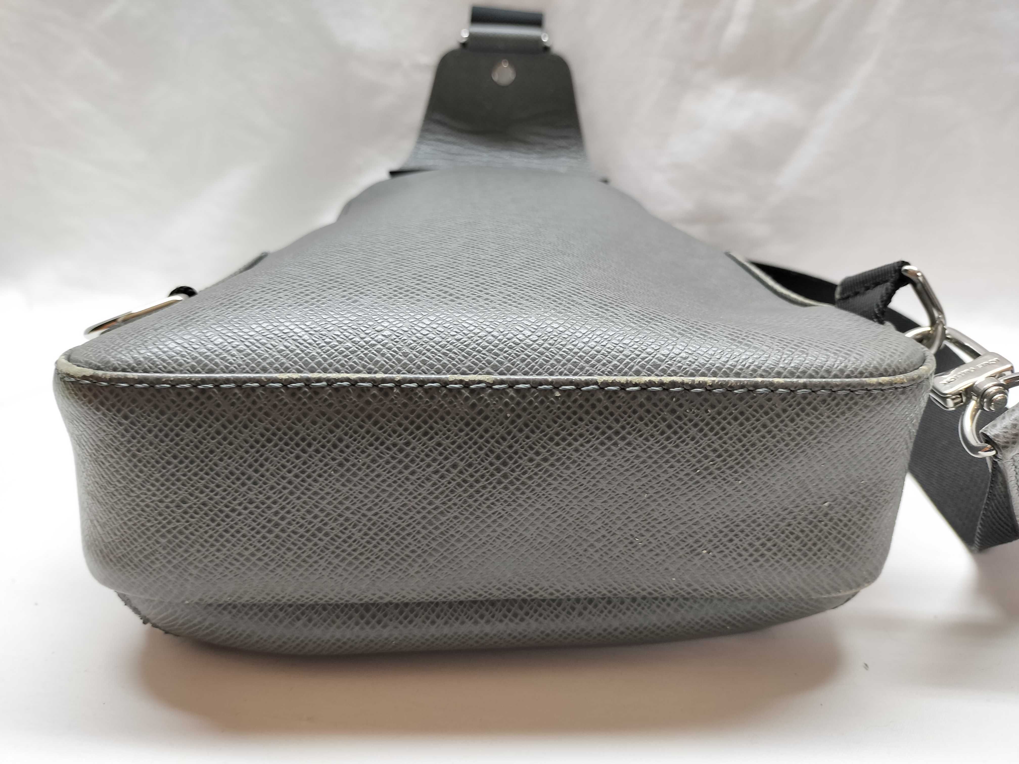 Taiga Avenue Sling Bag M30801 Gray (RFID not detected) Shoulder Bag — view 5