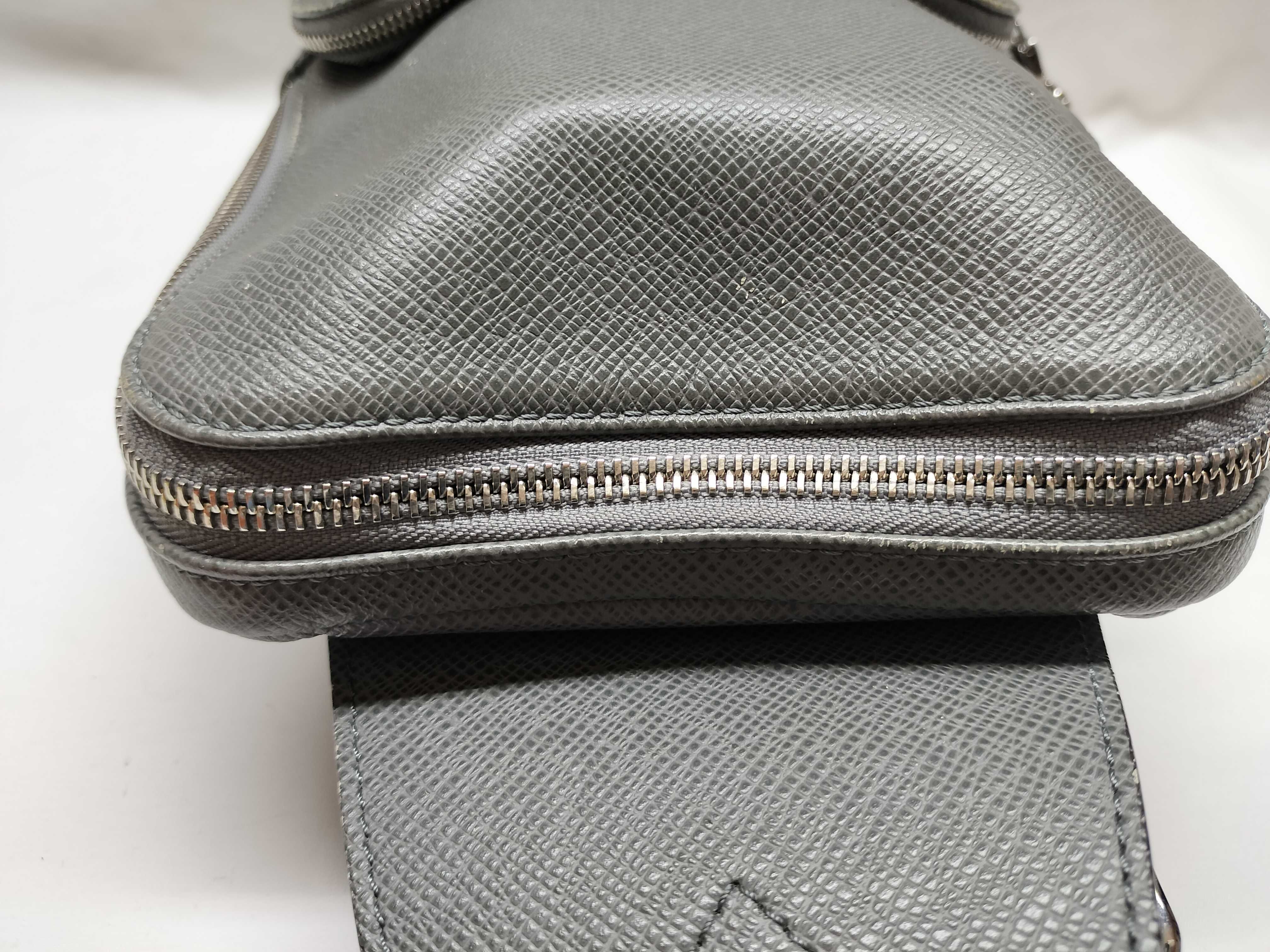 Taiga Avenue Sling Bag M30801 Gray (RFID not detected) Shoulder Bag — view 8