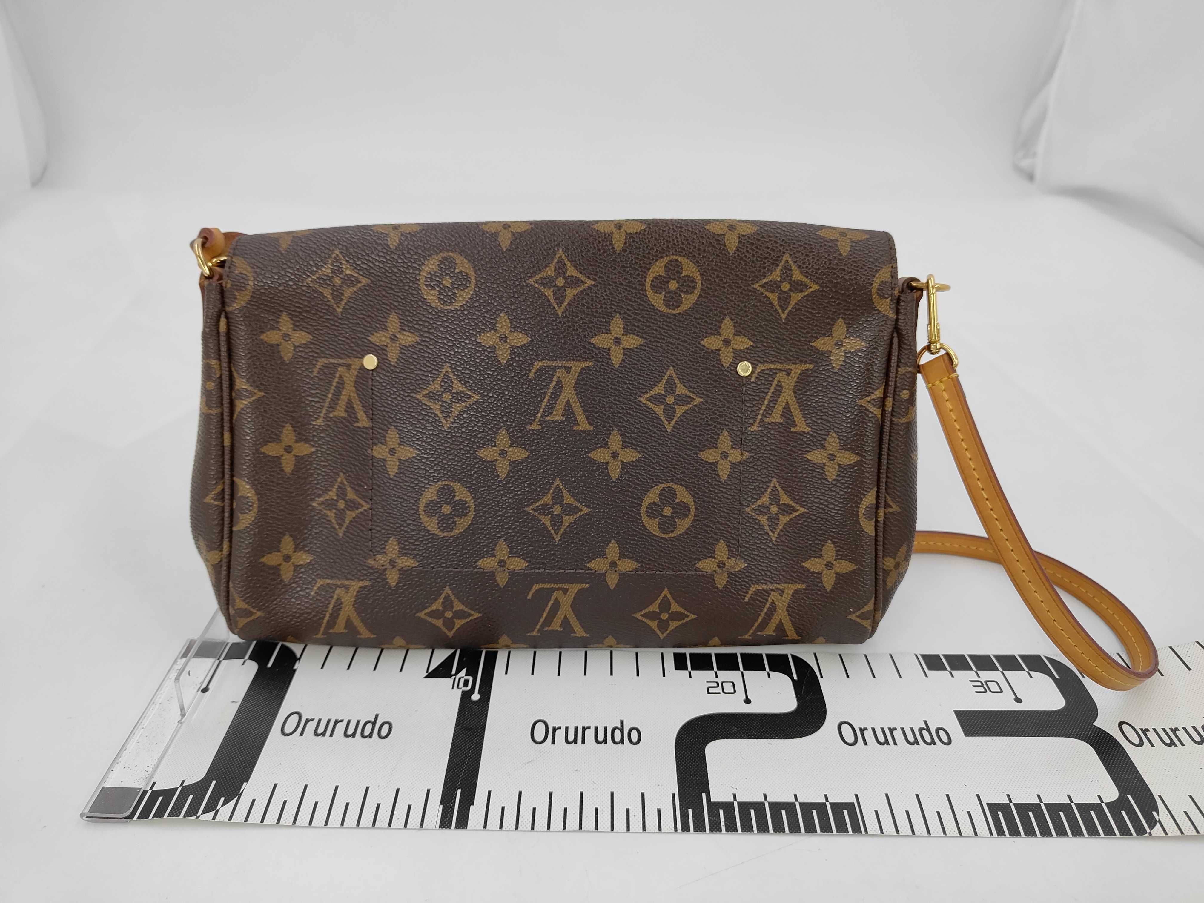 Monogram Louis Vuitton Favorite MM M40718 Shoulder Bag — view 2