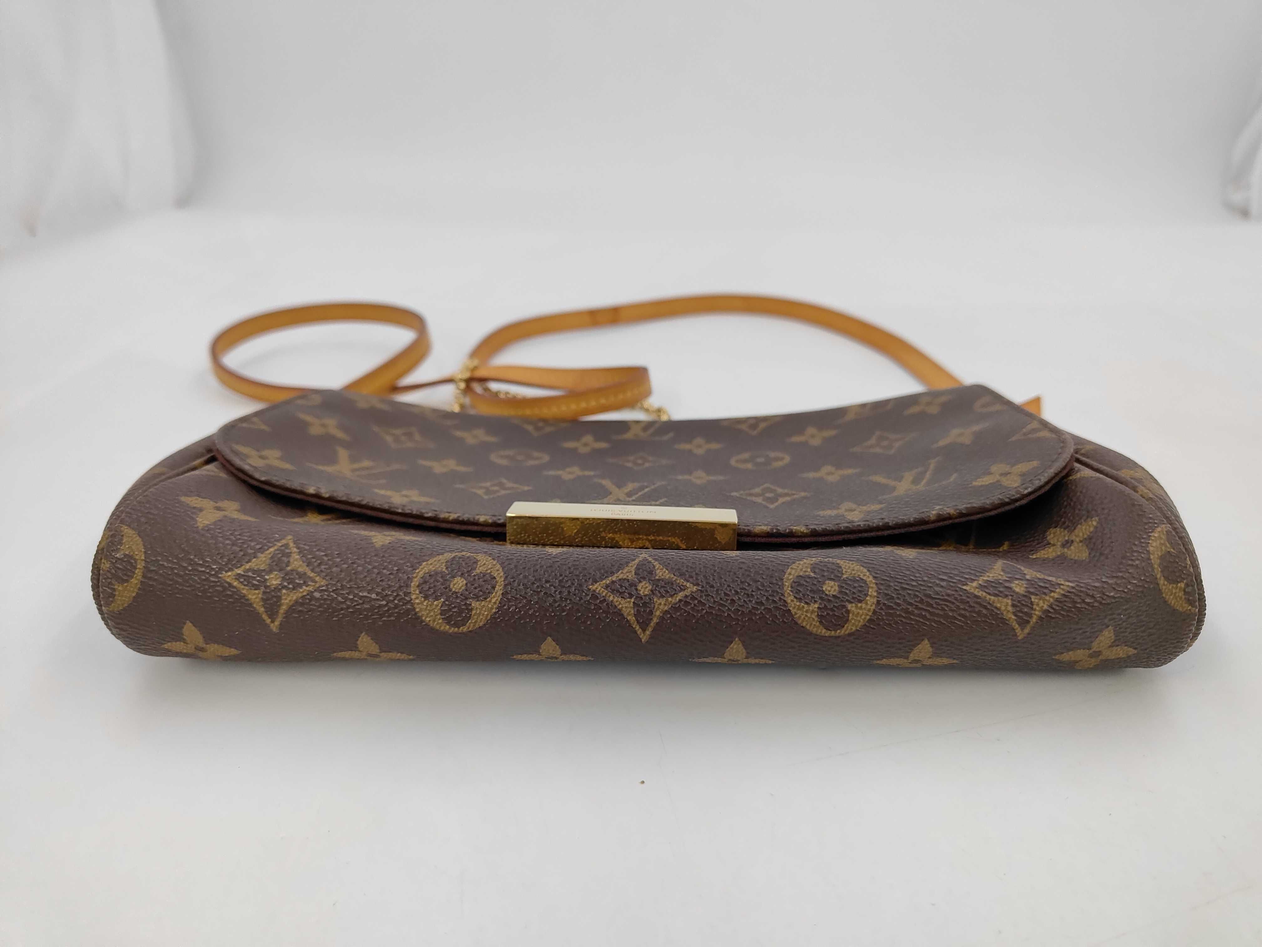 Monogram Louis Vuitton Favorite MM M40718 Shoulder Bag — view 3