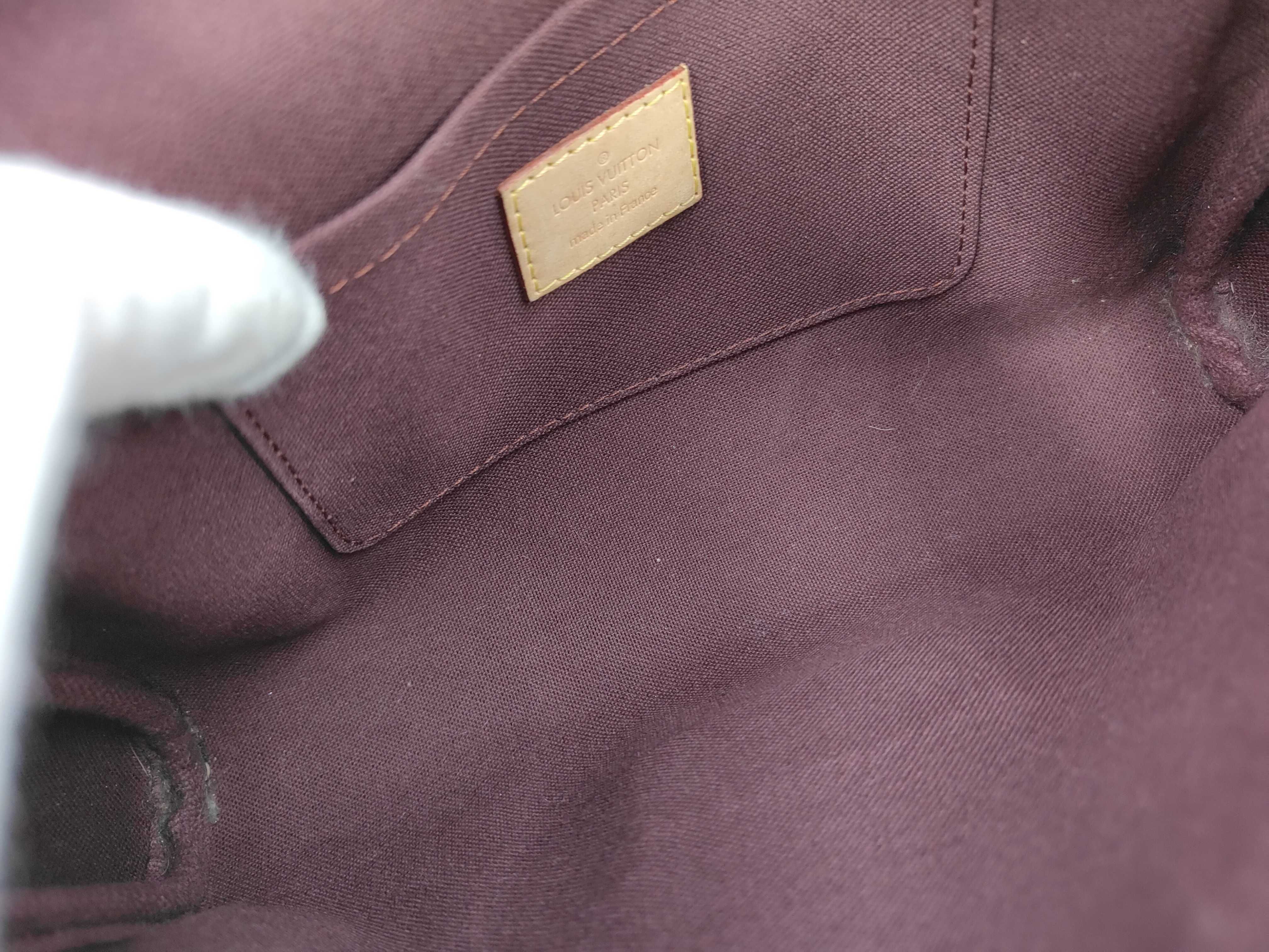 Monogram Louis Vuitton Favorite MM M40718 Shoulder Bag — view 8