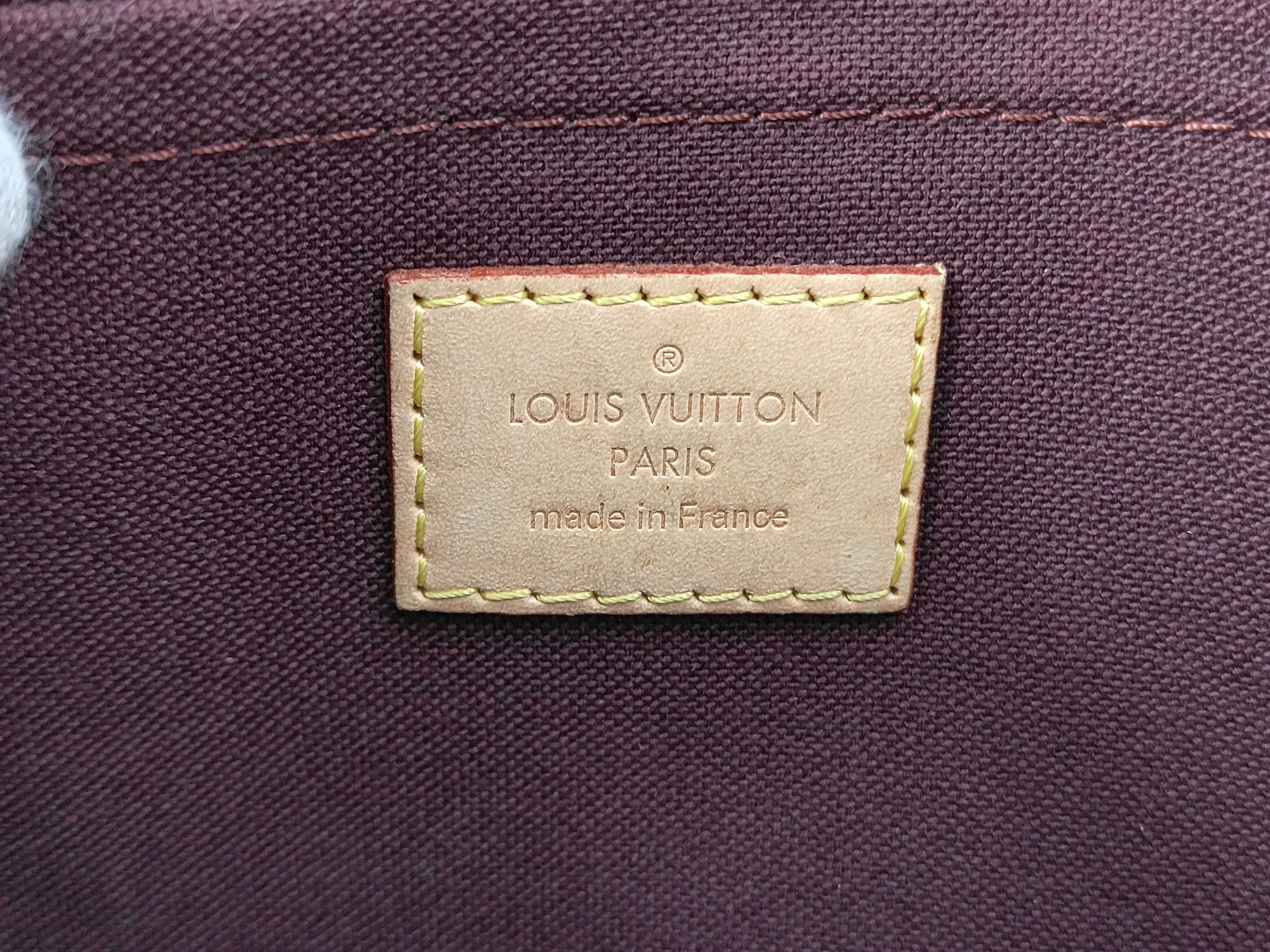 Monogram Louis Vuitton Favorite MM M40718 Shoulder Bag — view 9