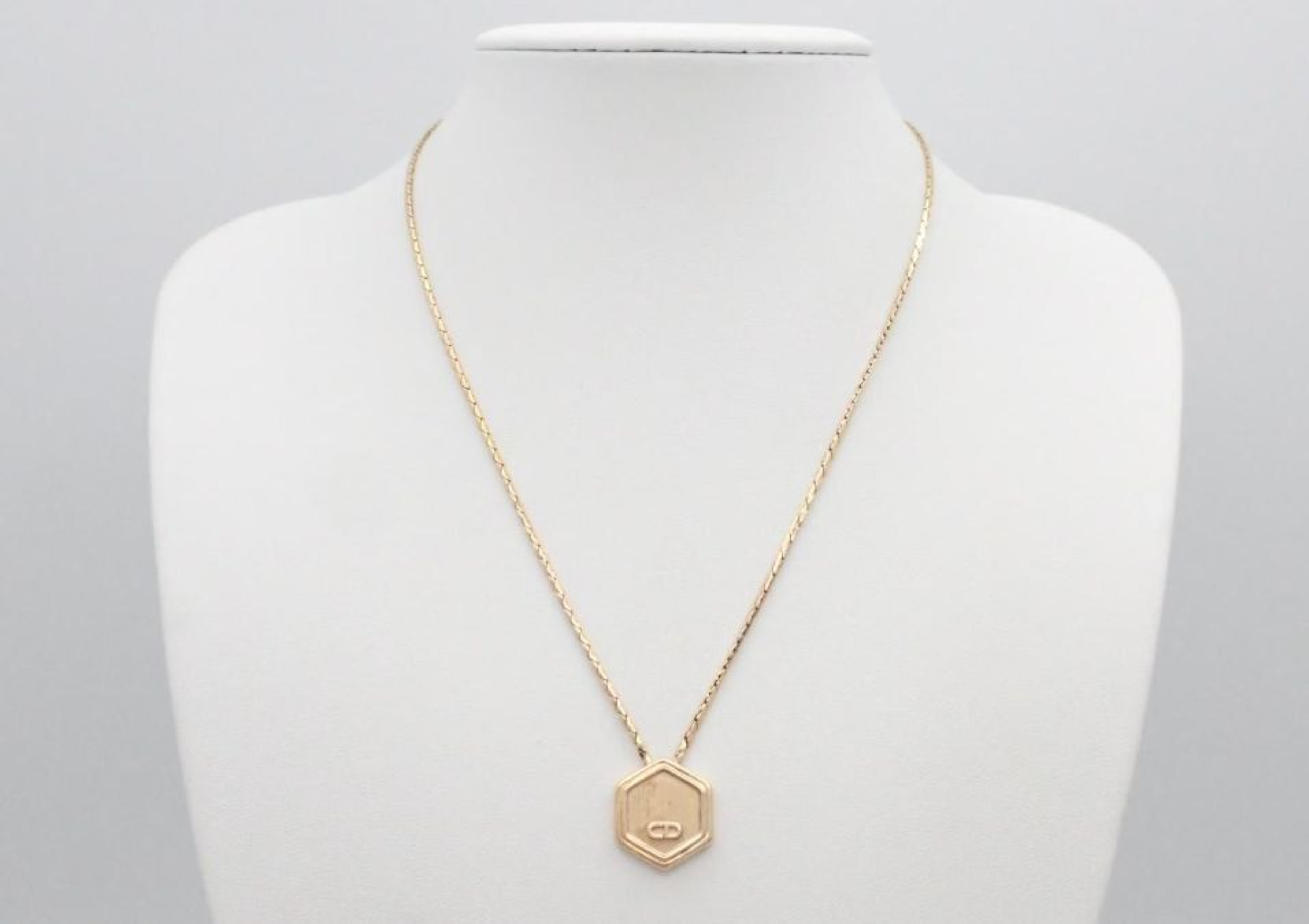 necklace, neck circumference approximately 42cm — view 2
